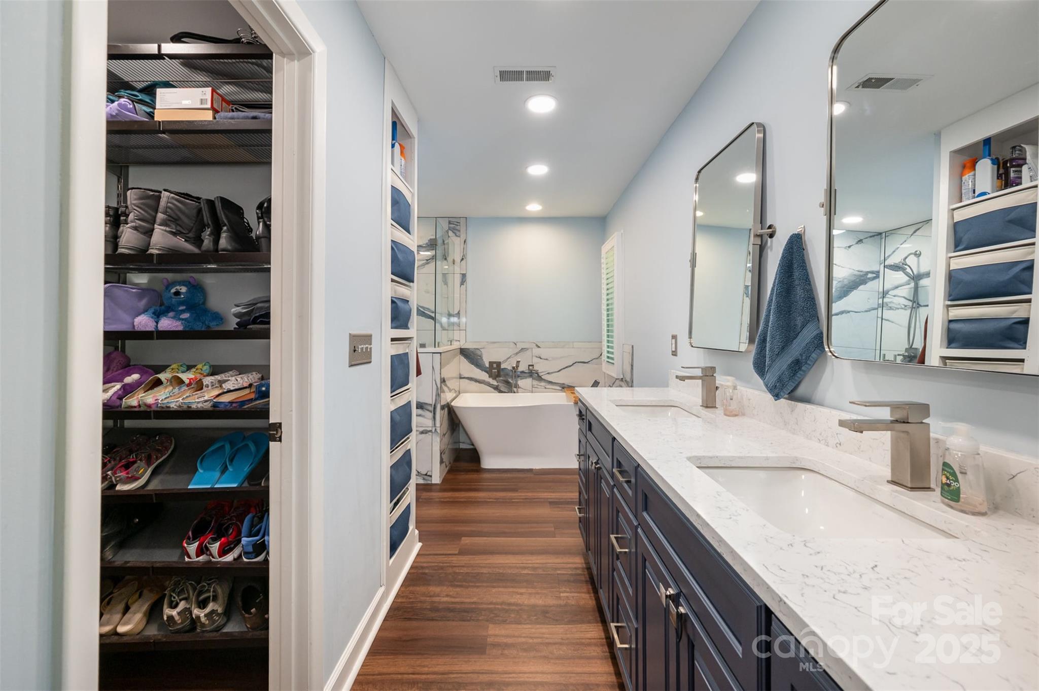 3041 Shallowood Lane