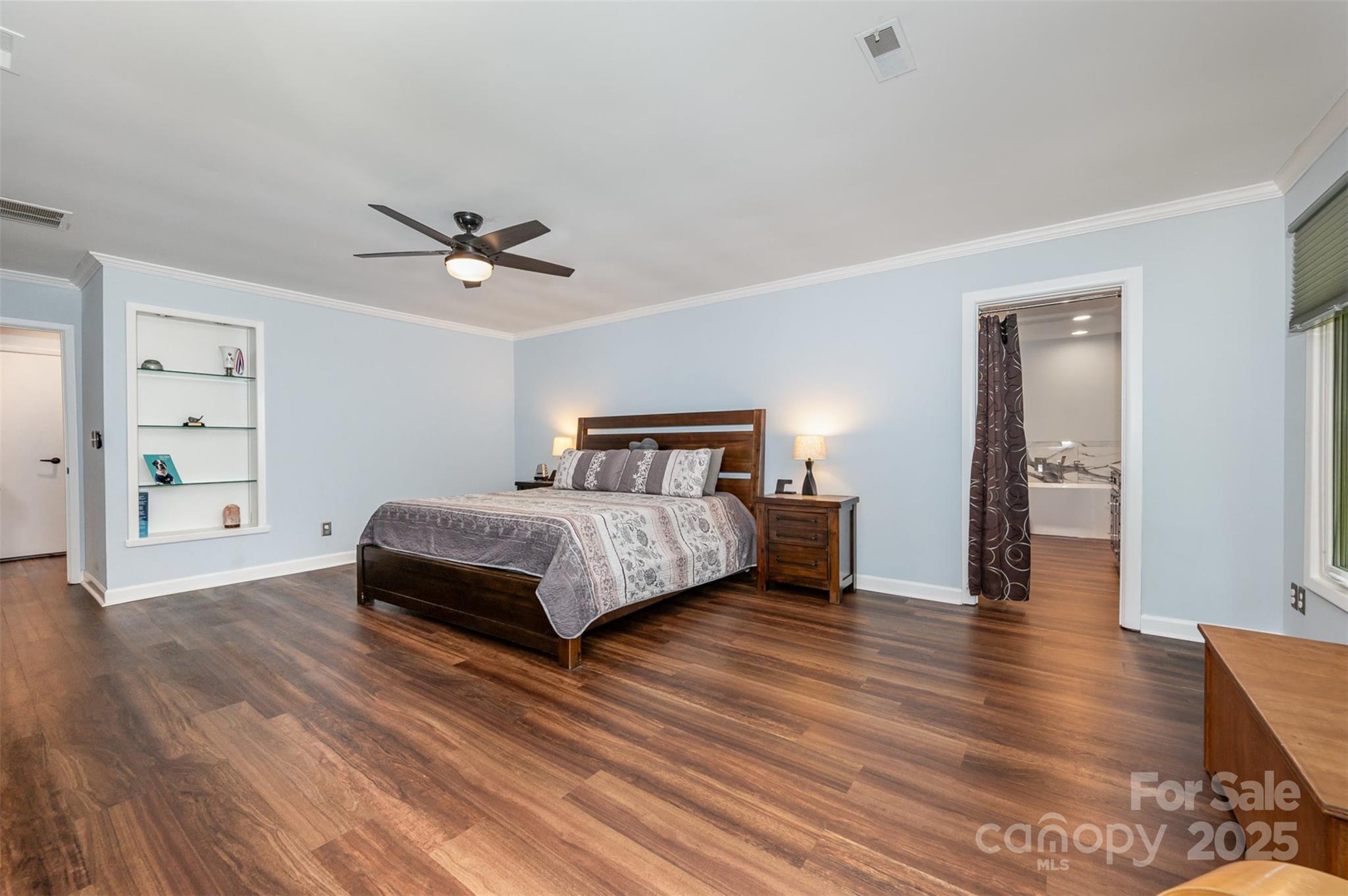 3041 Shallowood Lane