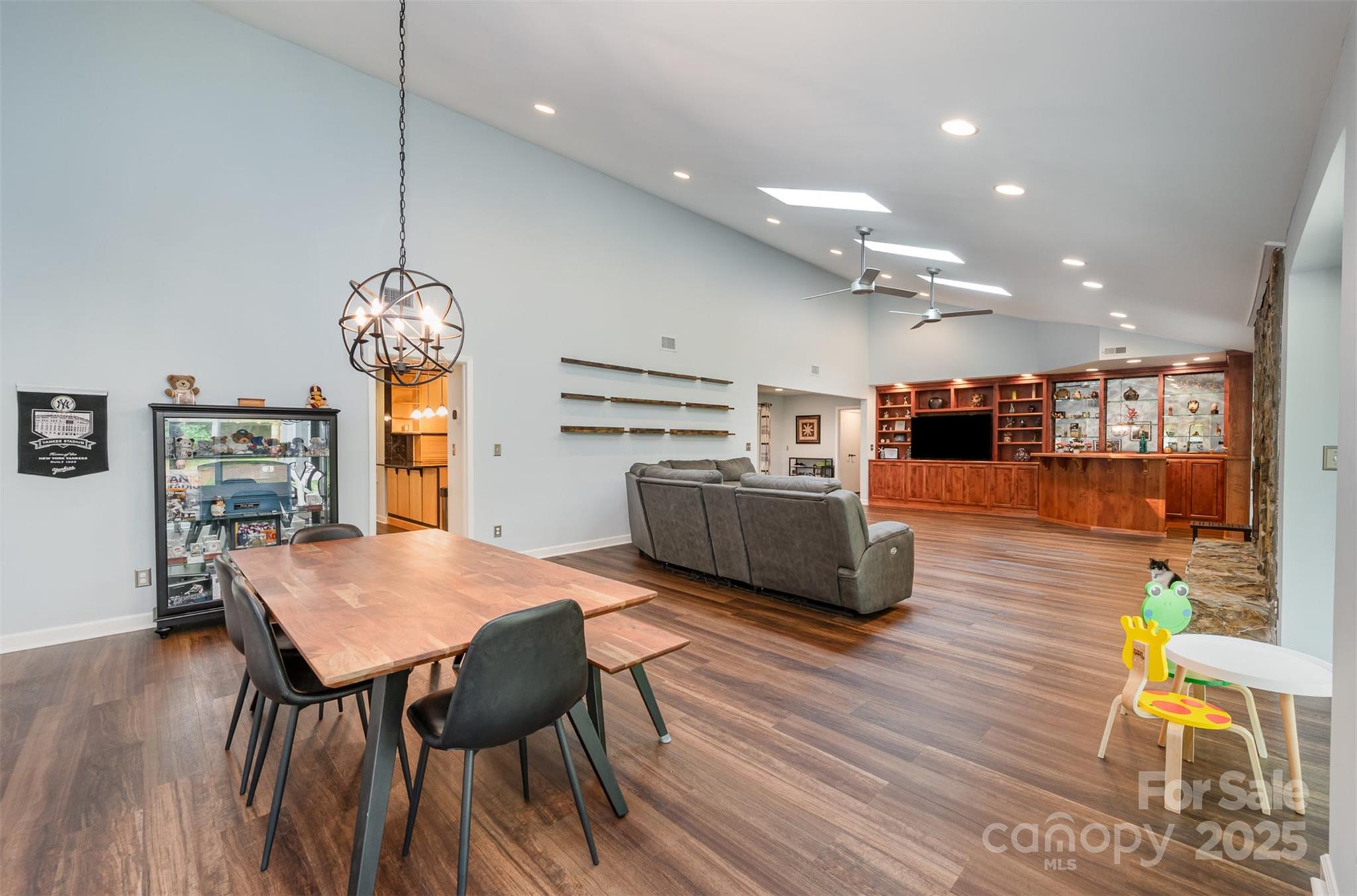 3041 Shallowood Lane