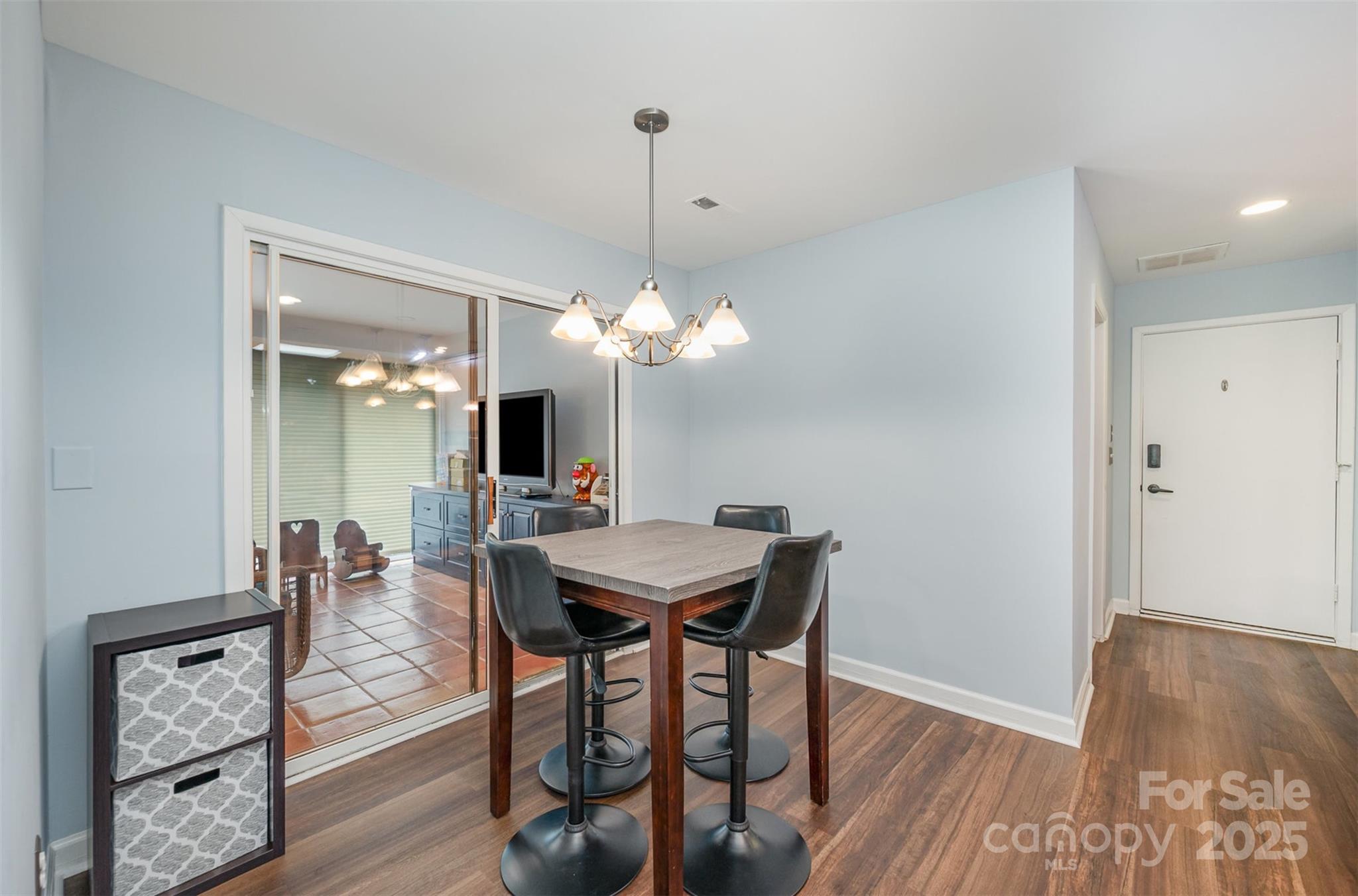 3041 Shallowood Lane