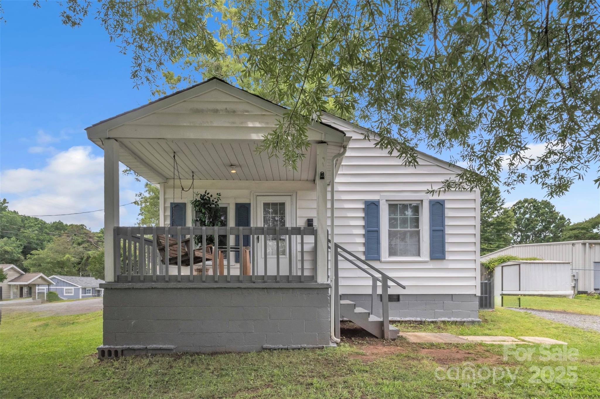 123 E Farmview Street