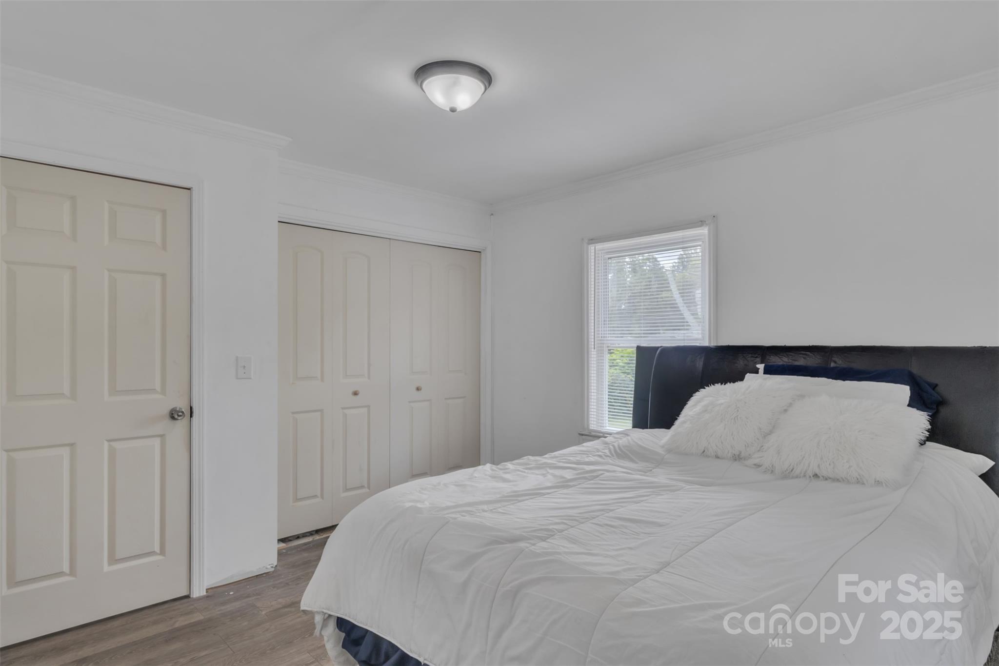 123 E Farmview Street