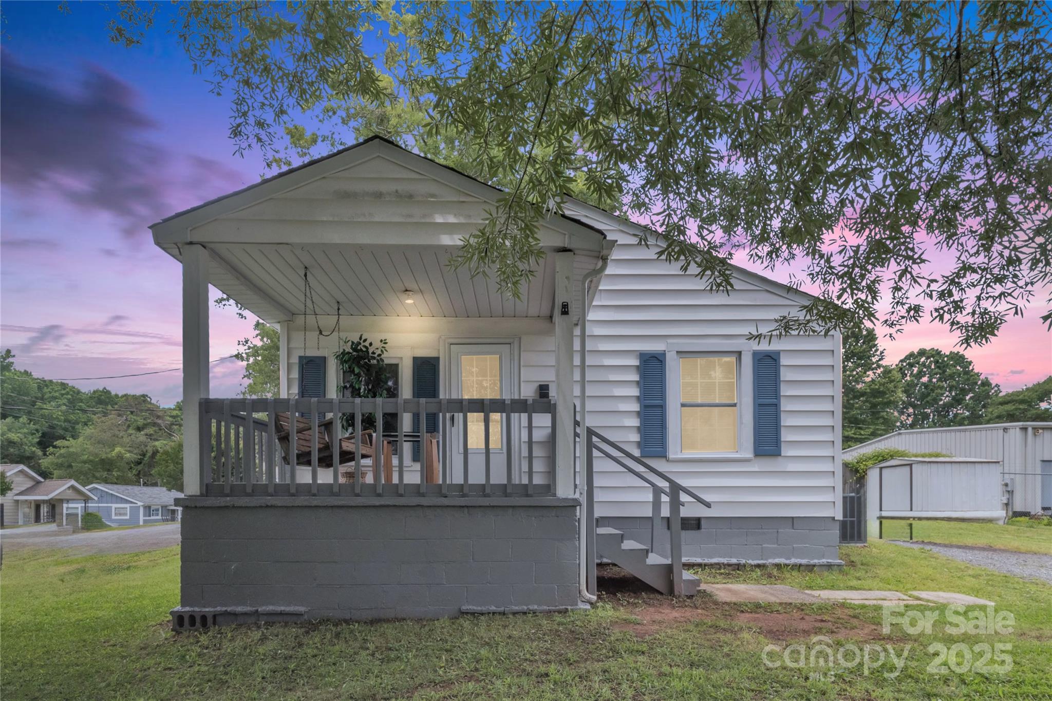 123 E Farmview Street