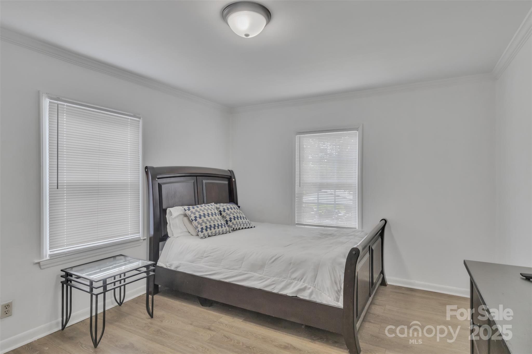 123 E Farmview Street