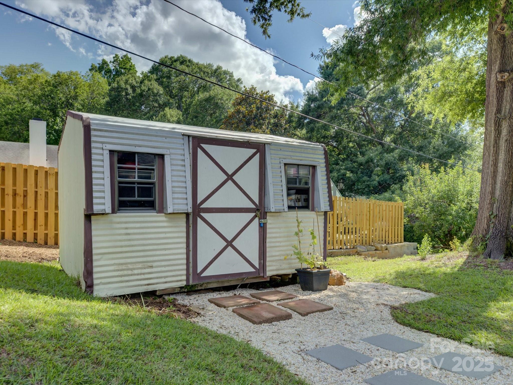 116 Hallett Street