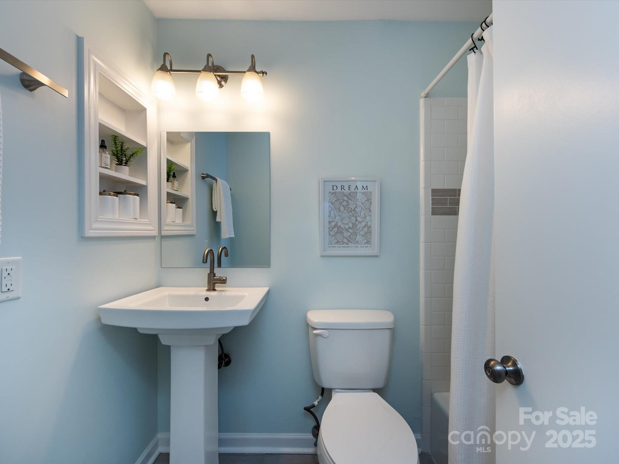 1708 Roxborough Road Unit: C