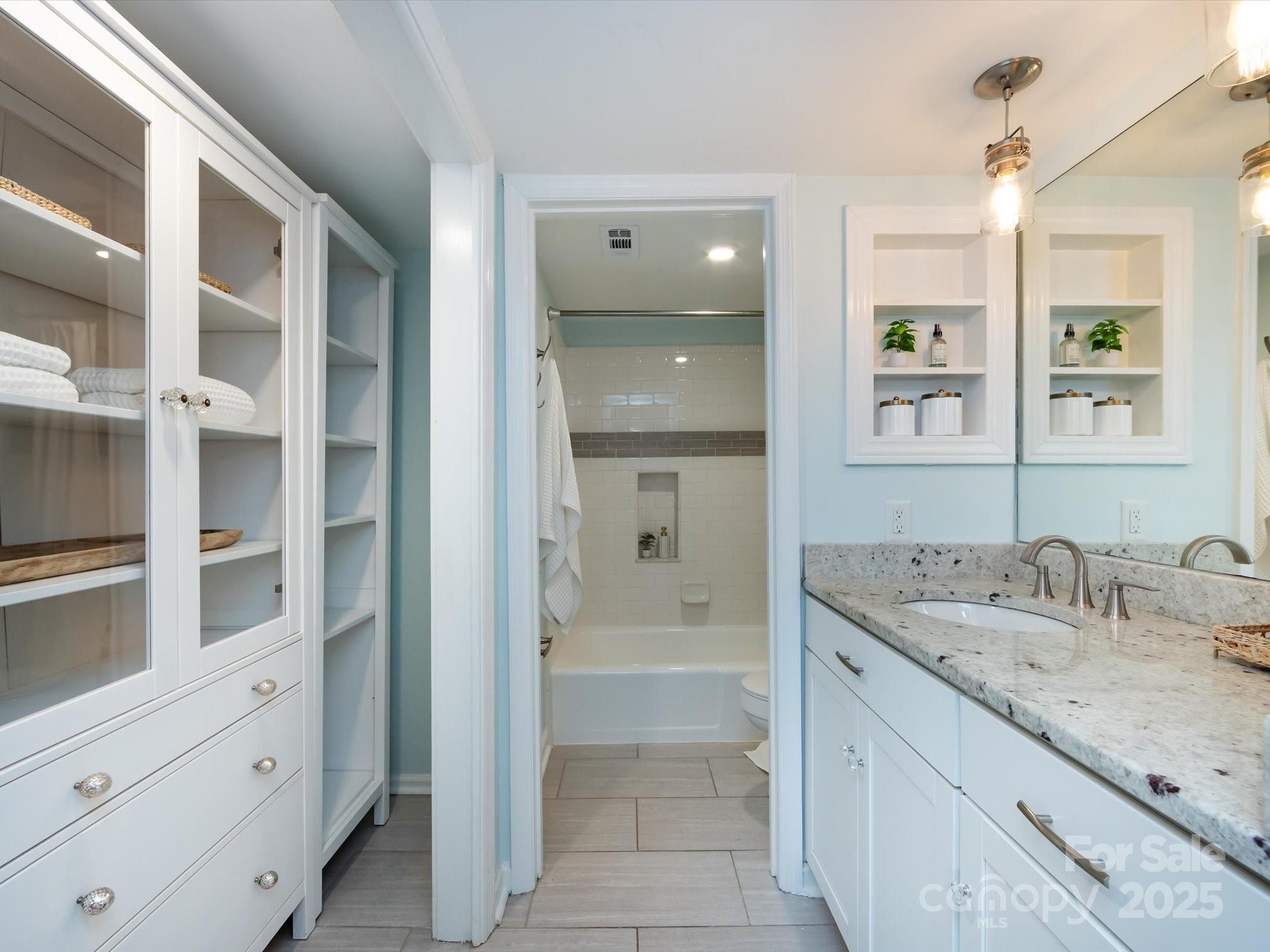 1708 Roxborough Road Unit: C