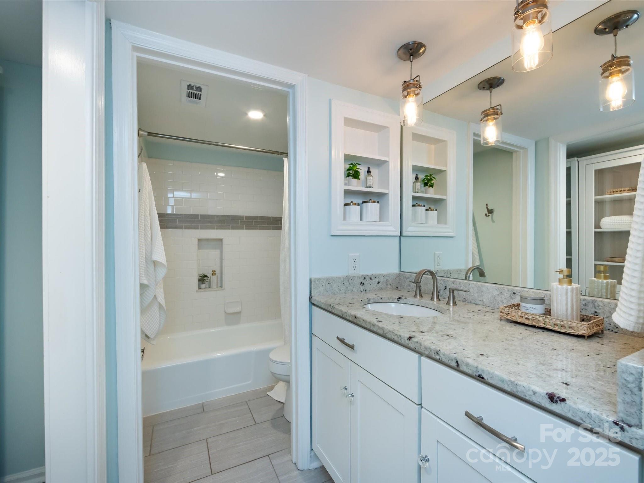 1708 Roxborough Road Unit: C