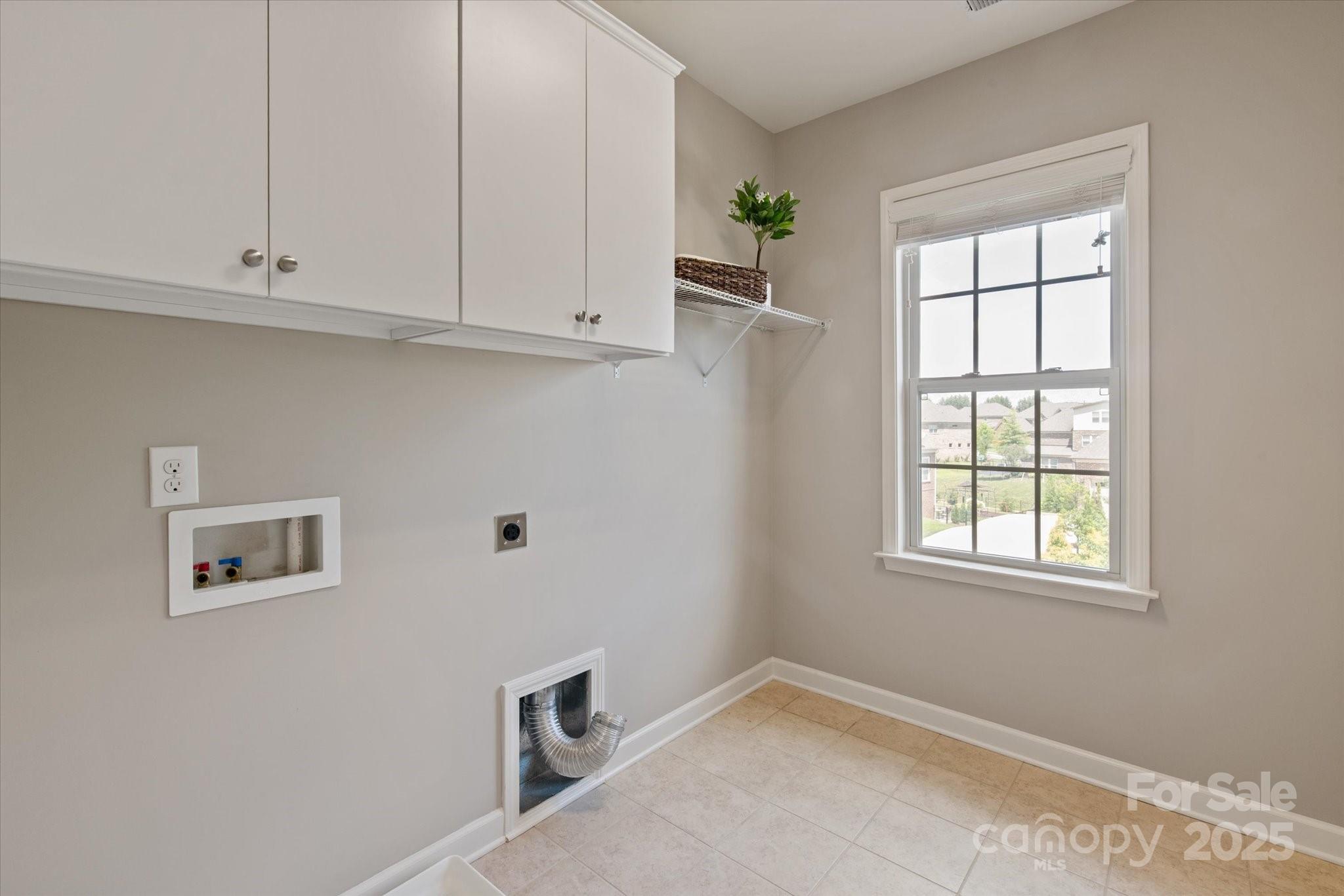 16016 Reynolds Drive
