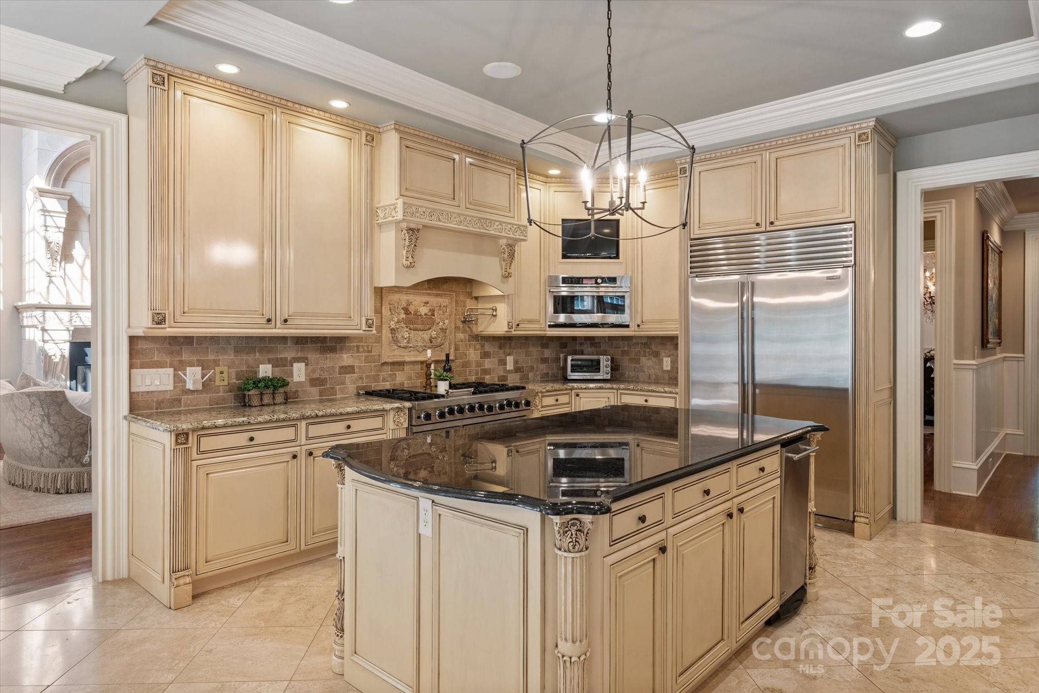 9110 Woodhall Lake Drive