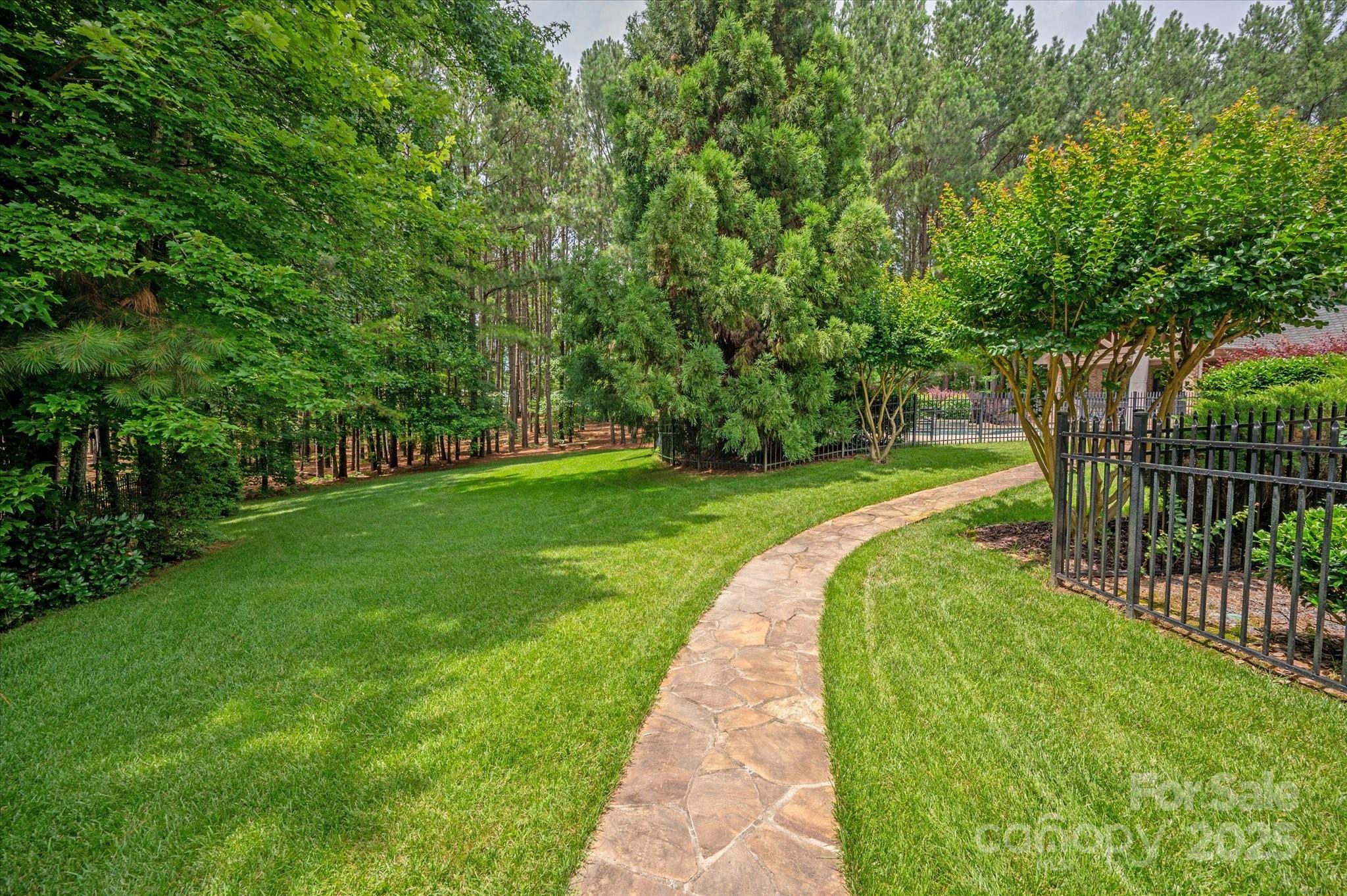 9110 Woodhall Lake Drive