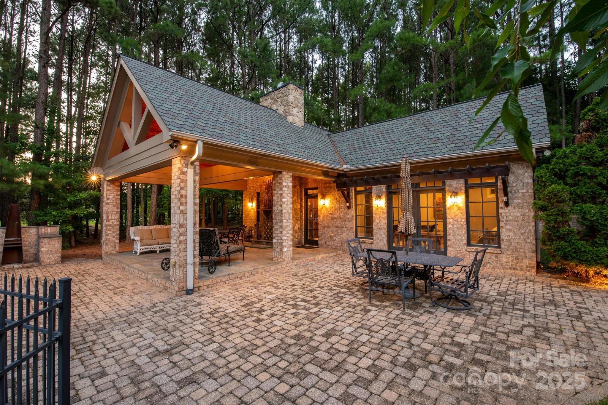 9110 Woodhall Lake Drive