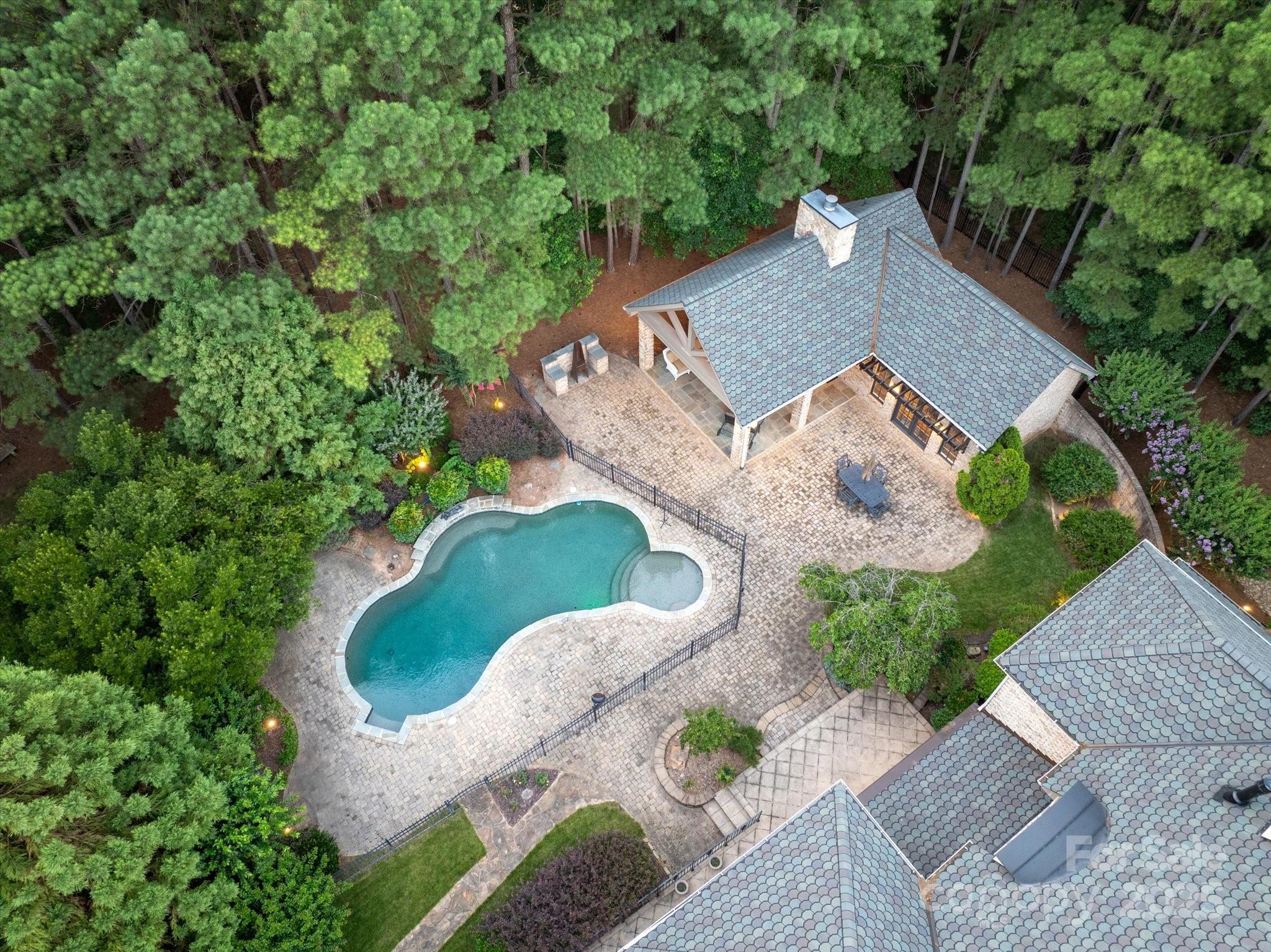 9110 Woodhall Lake Drive