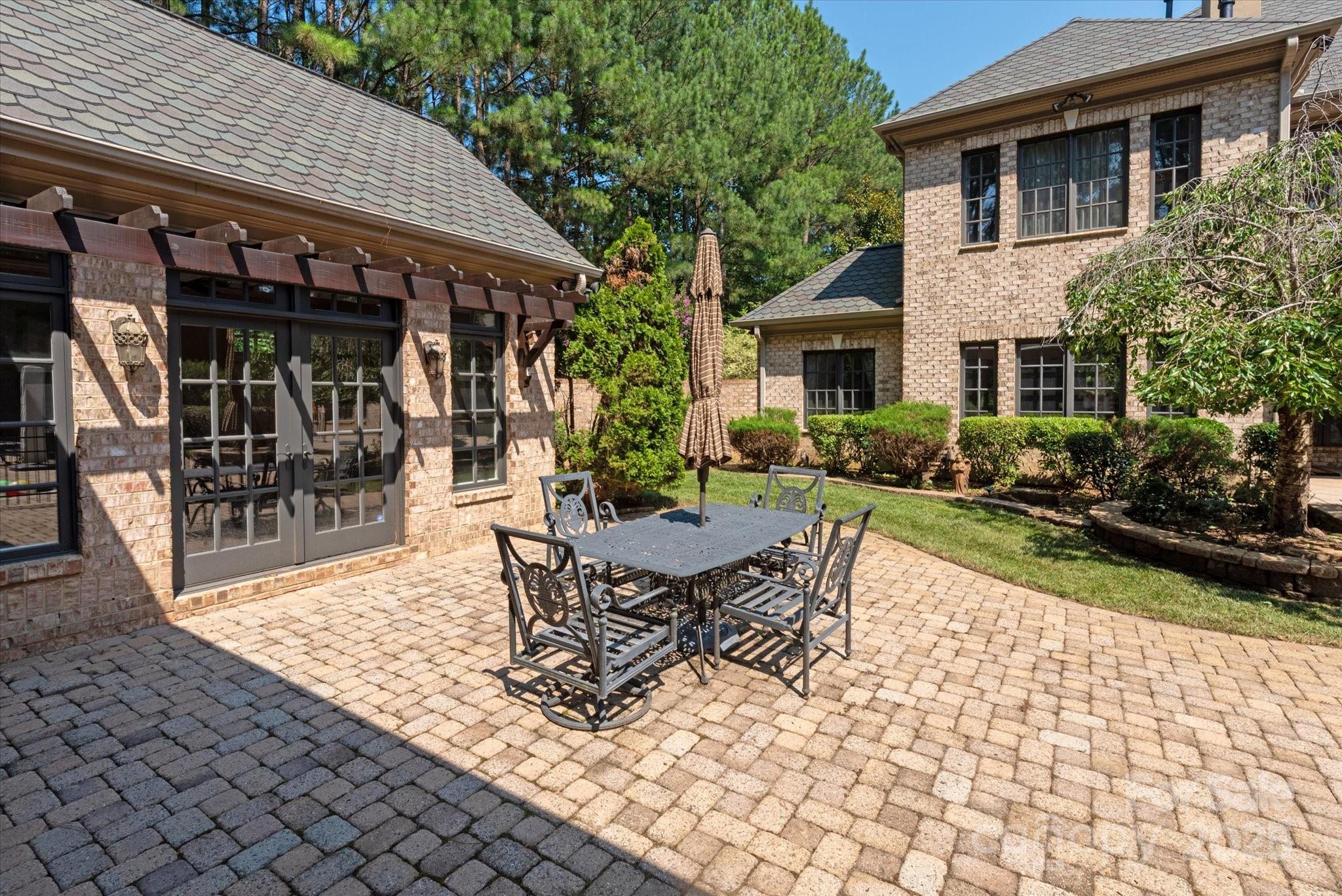 9110 Woodhall Lake Drive