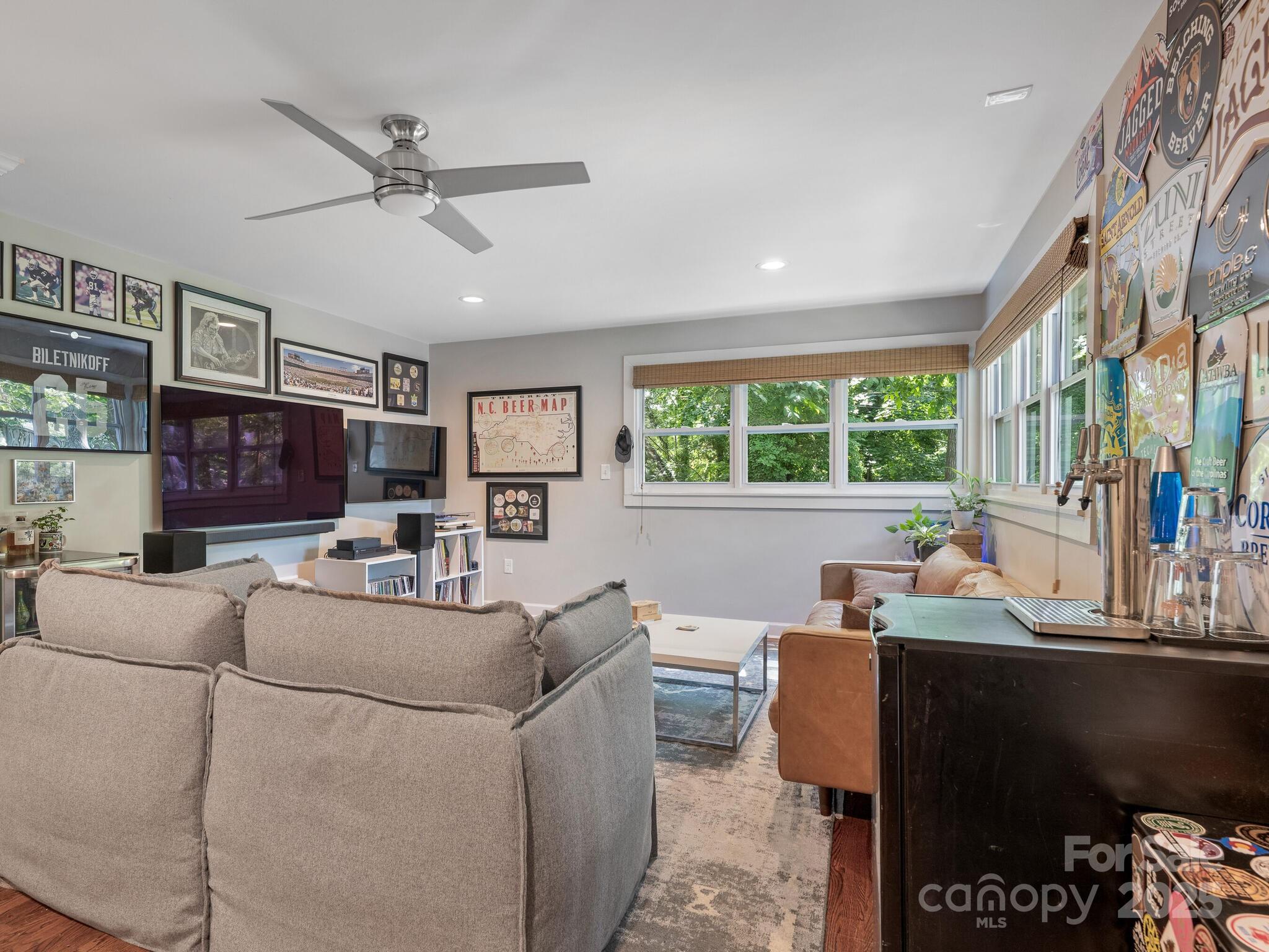 4618 Emory Lane