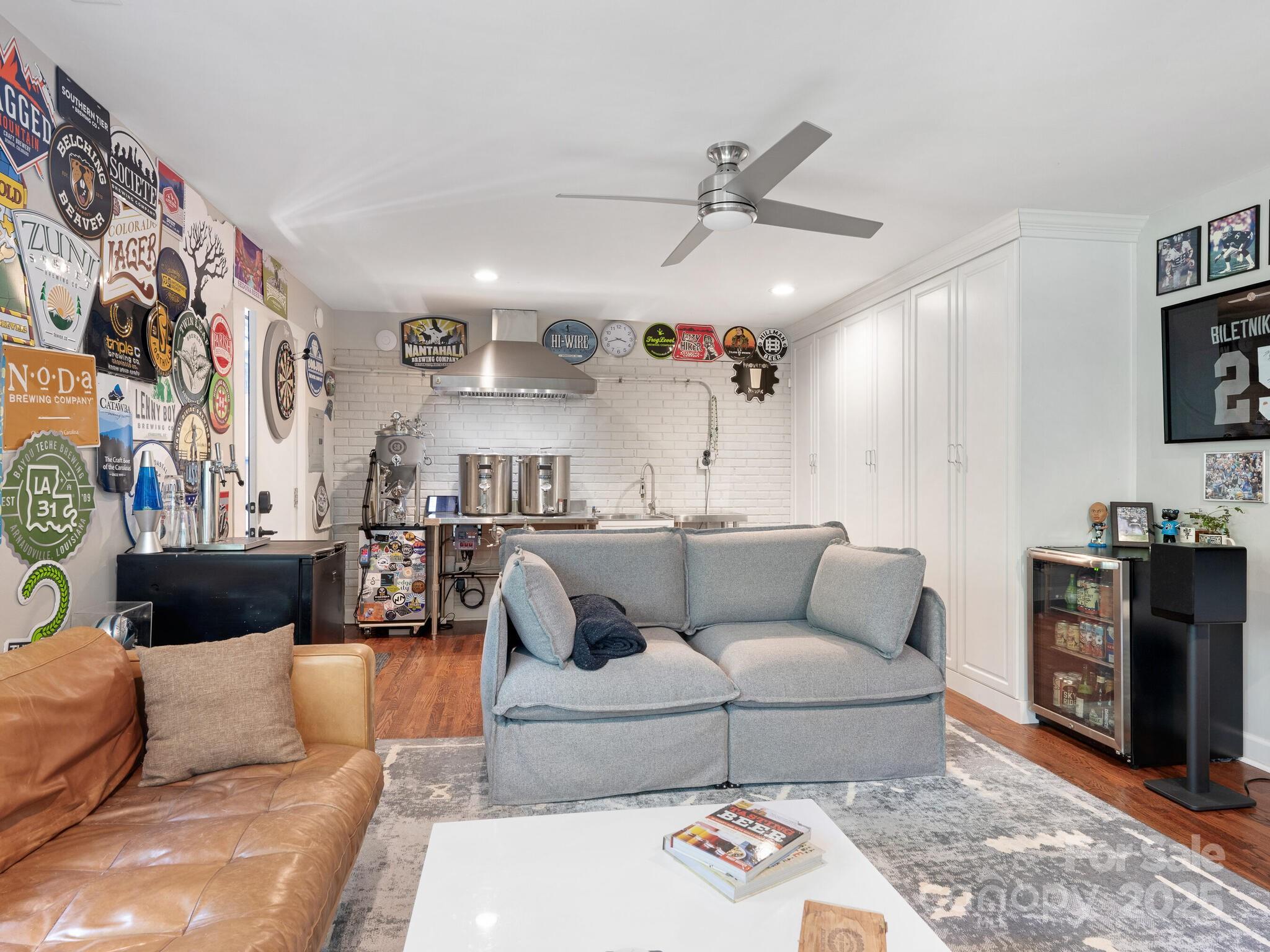 4618 Emory Lane