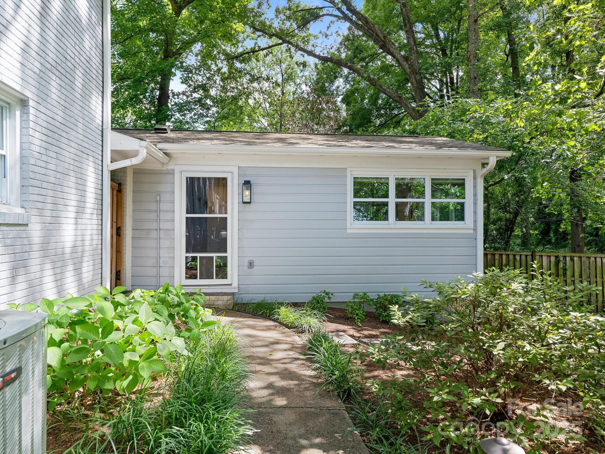 4618 Emory Lane