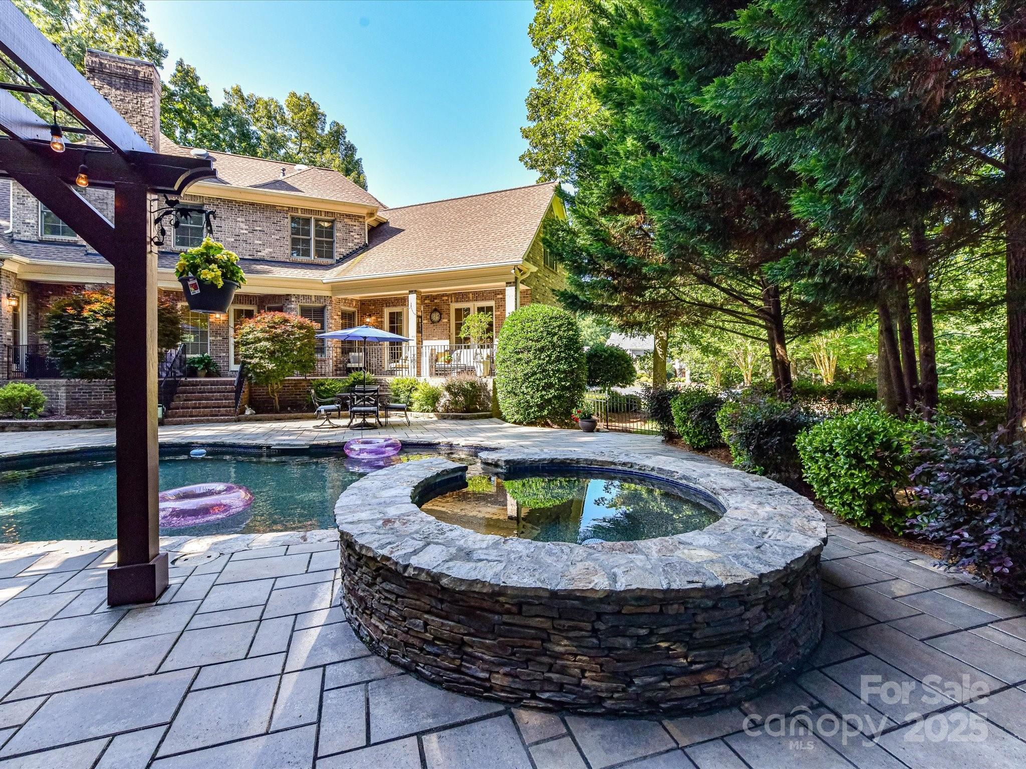 9000 Whirlaway Lane