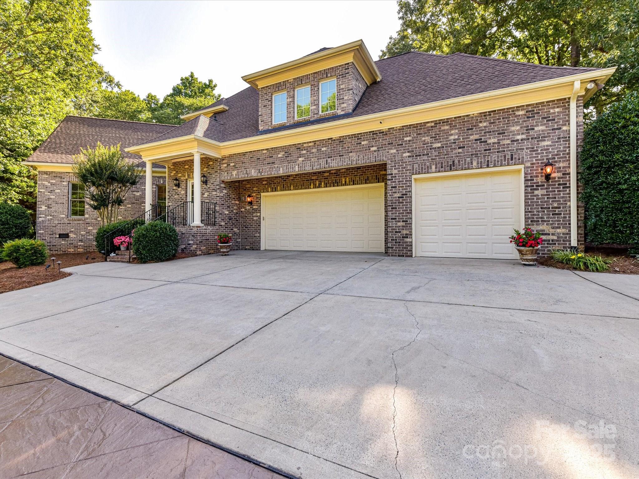 9000 Whirlaway Lane