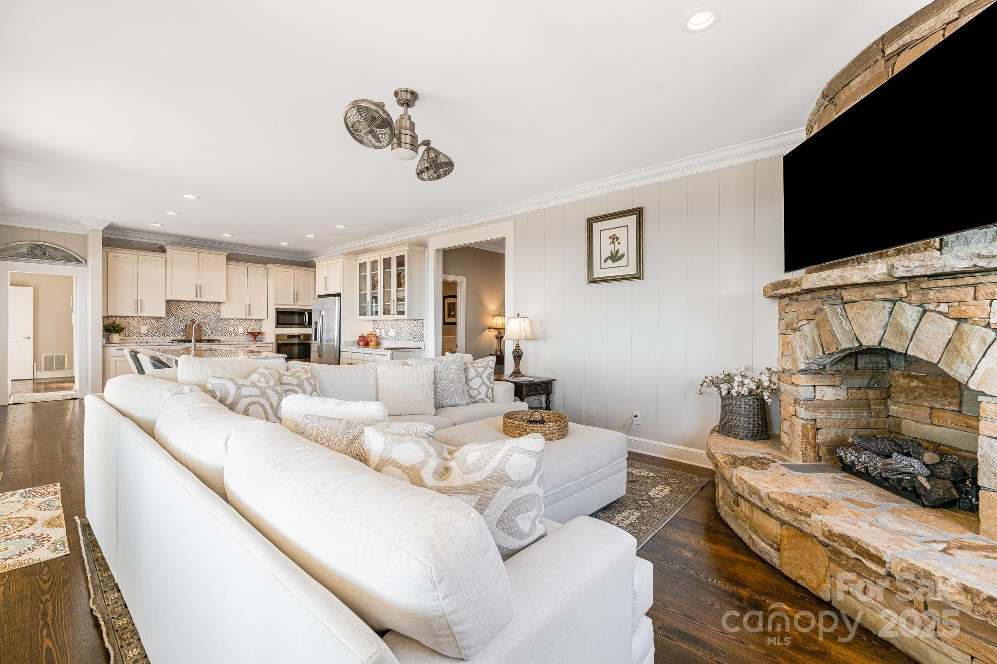 11 By The Wayside Drive