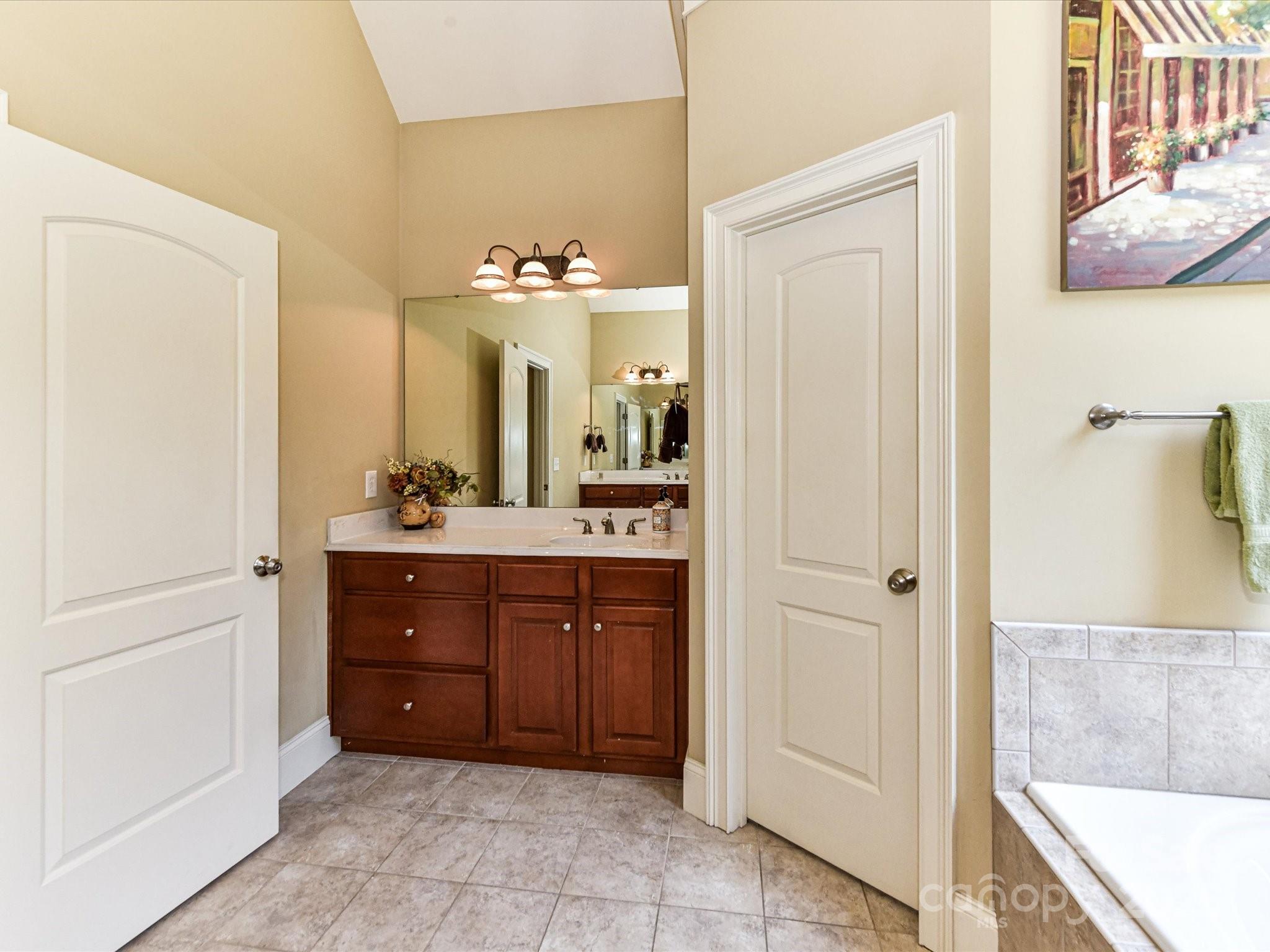 3113 Beaver Dam Drive Unit: 37