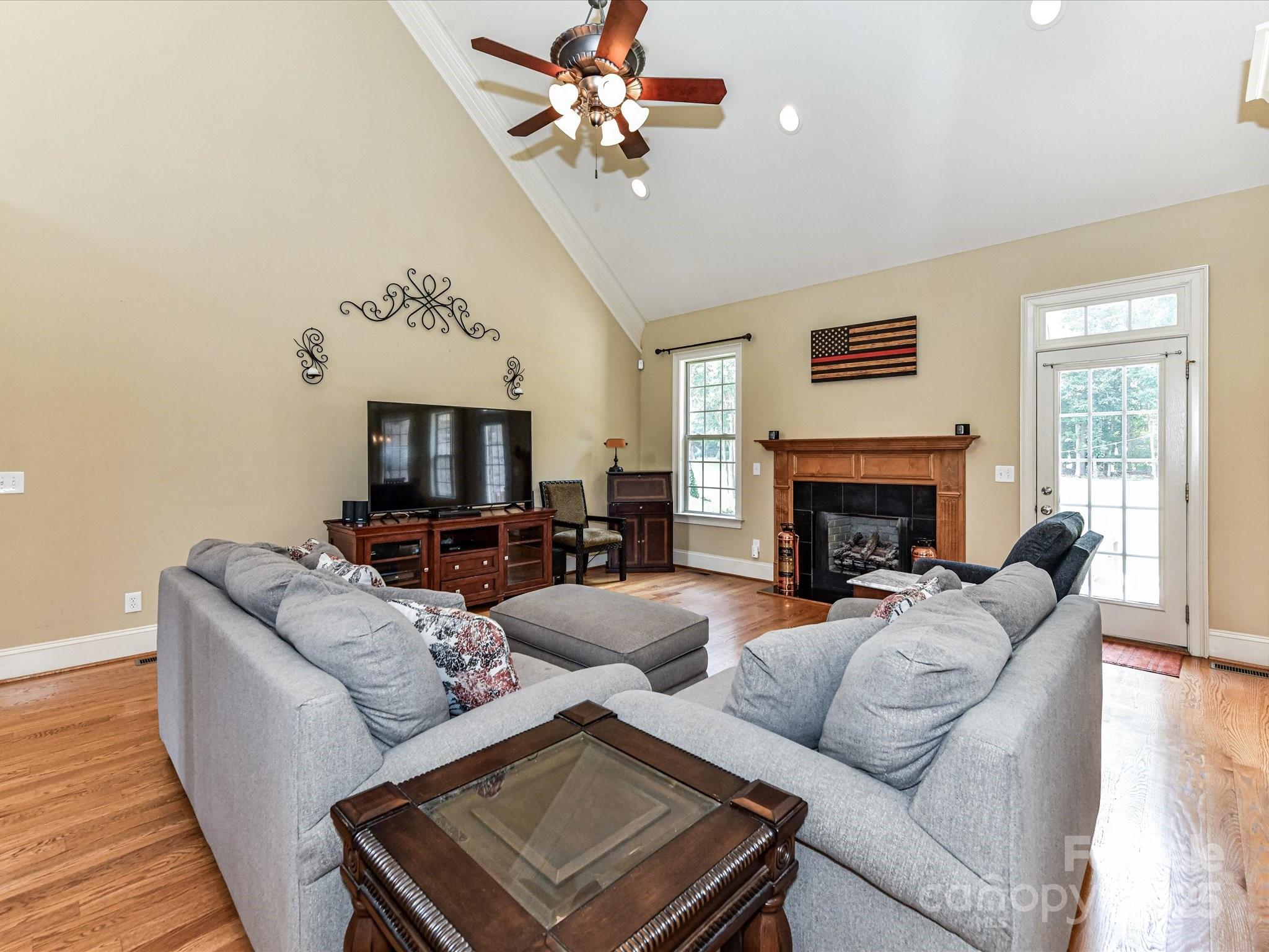 3113 Beaver Dam Drive Unit: 37
