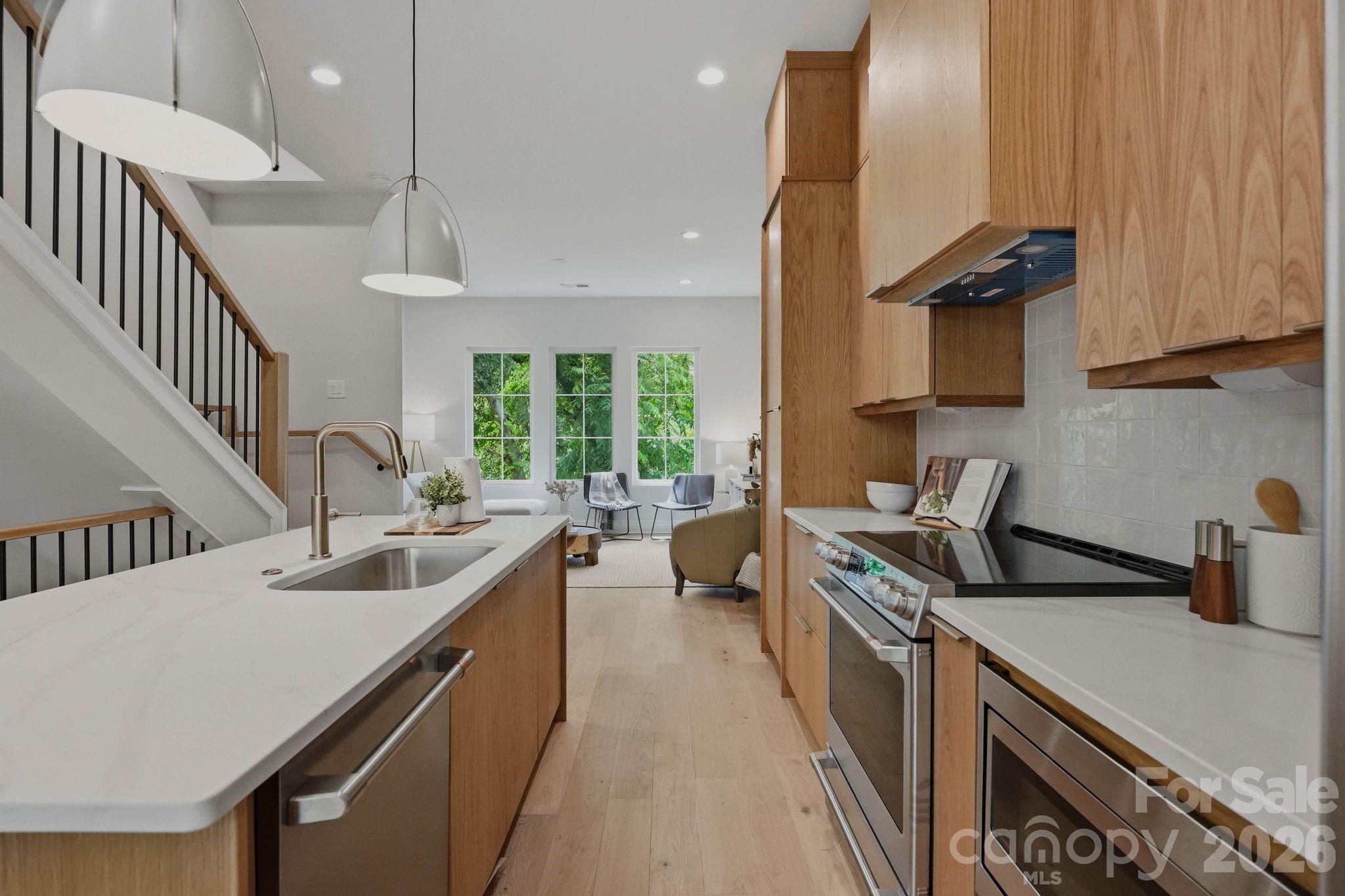 608 E 16th Street