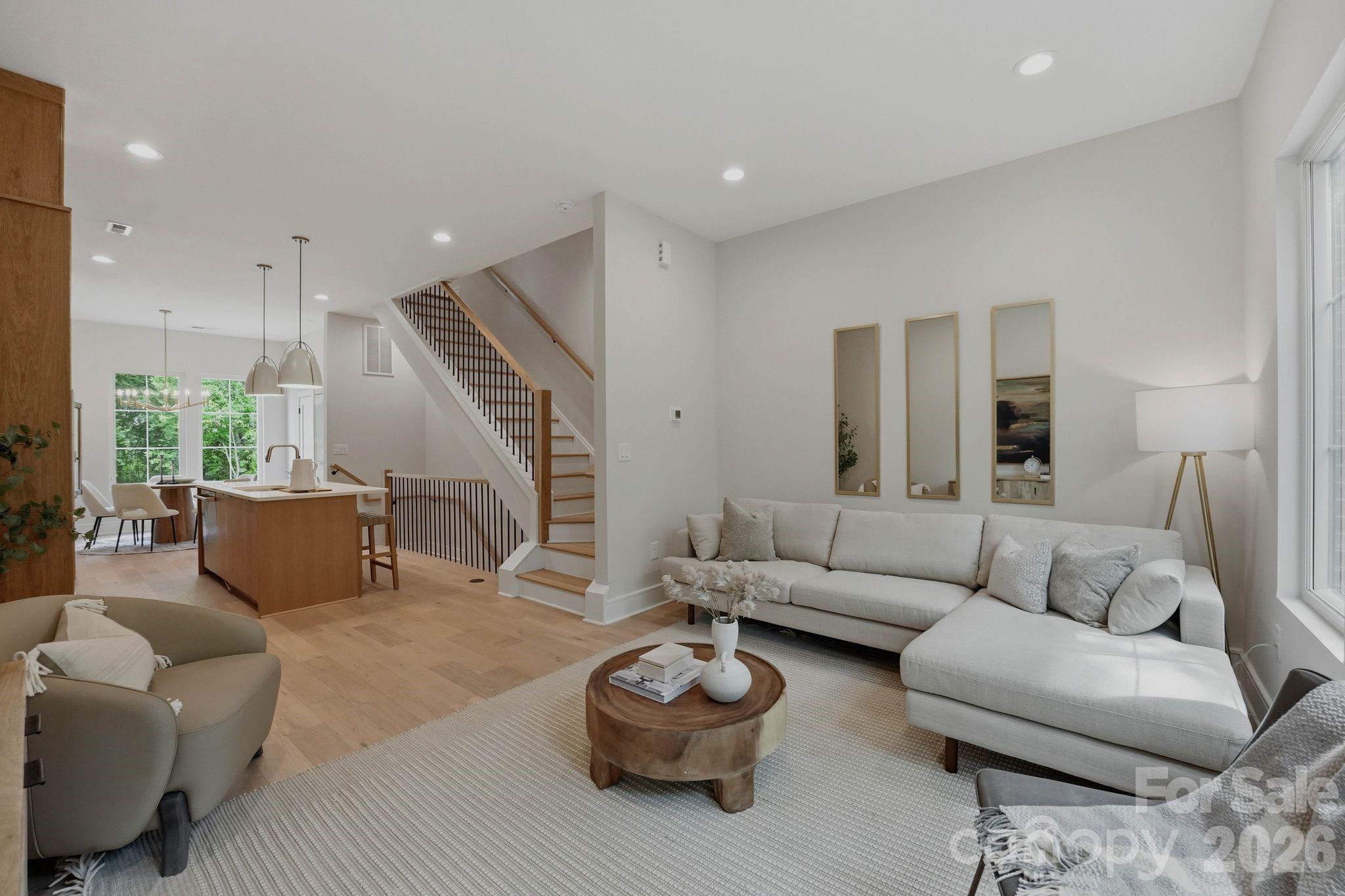 608 E 16th Street