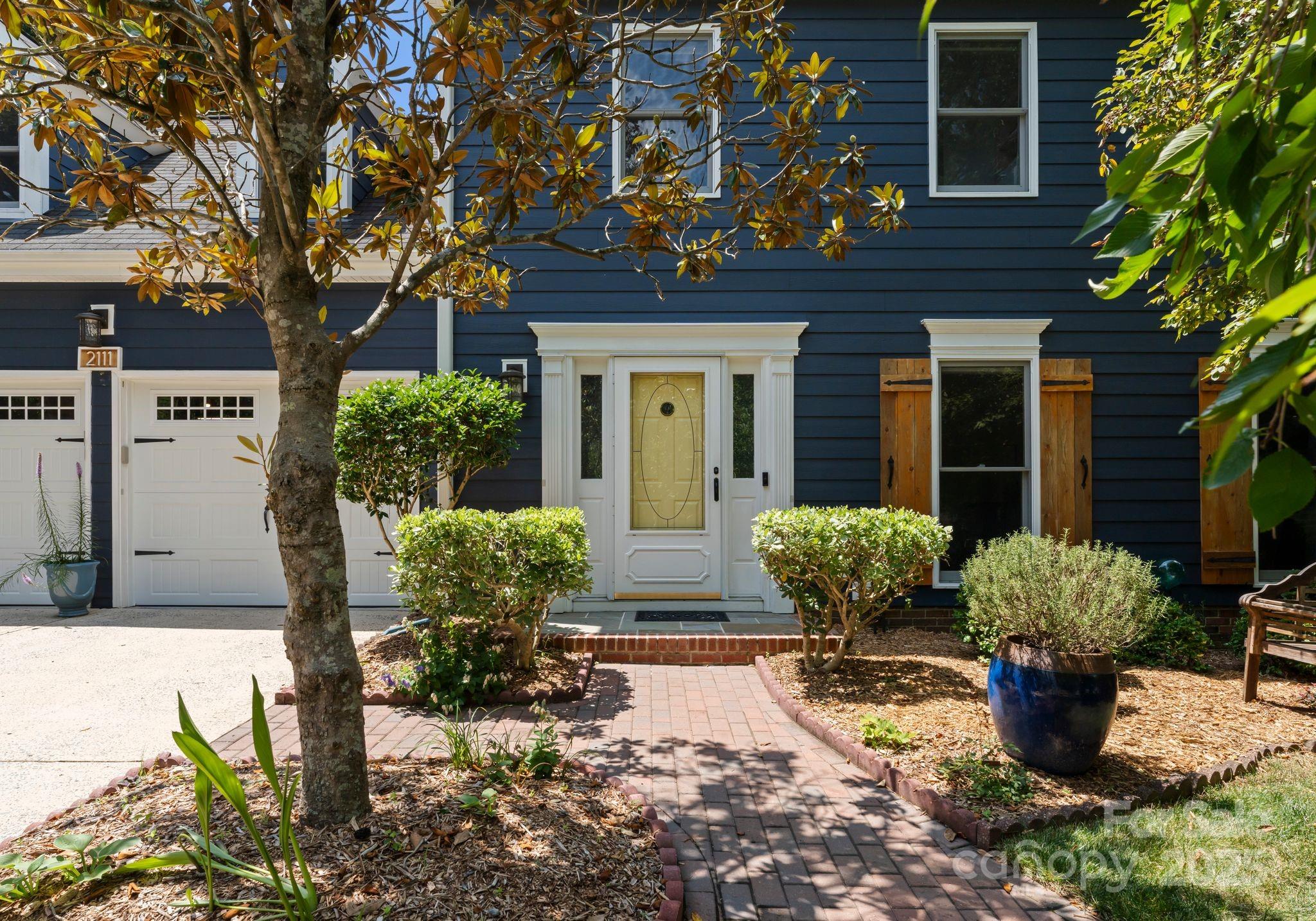 2111 Caleo Circle
