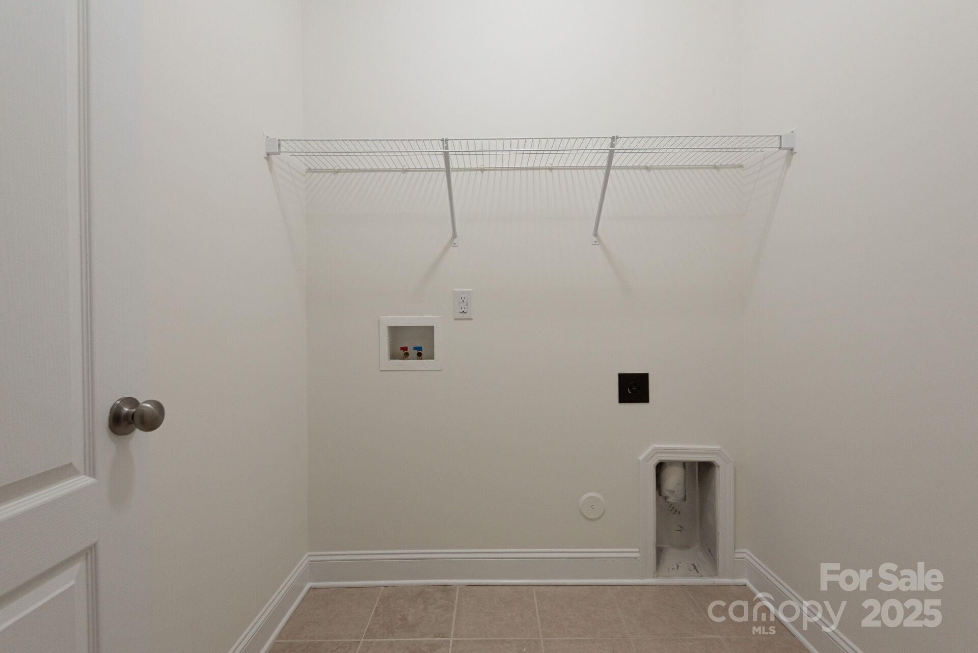 3943 Sky Drive