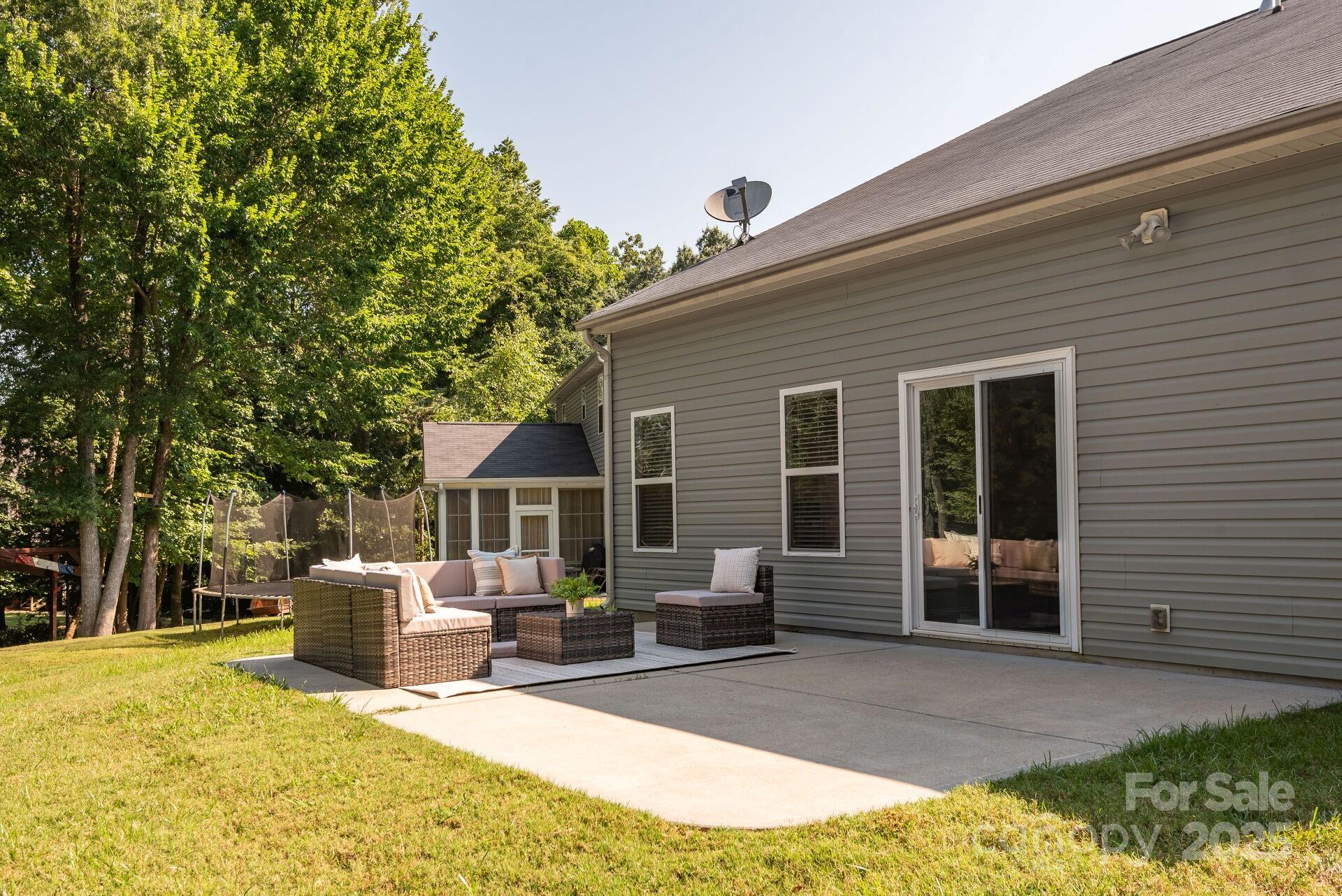 3943 Sky Drive