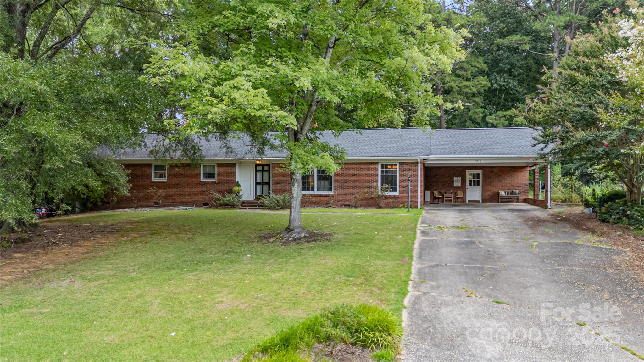 1210 Shady Bluff Drive