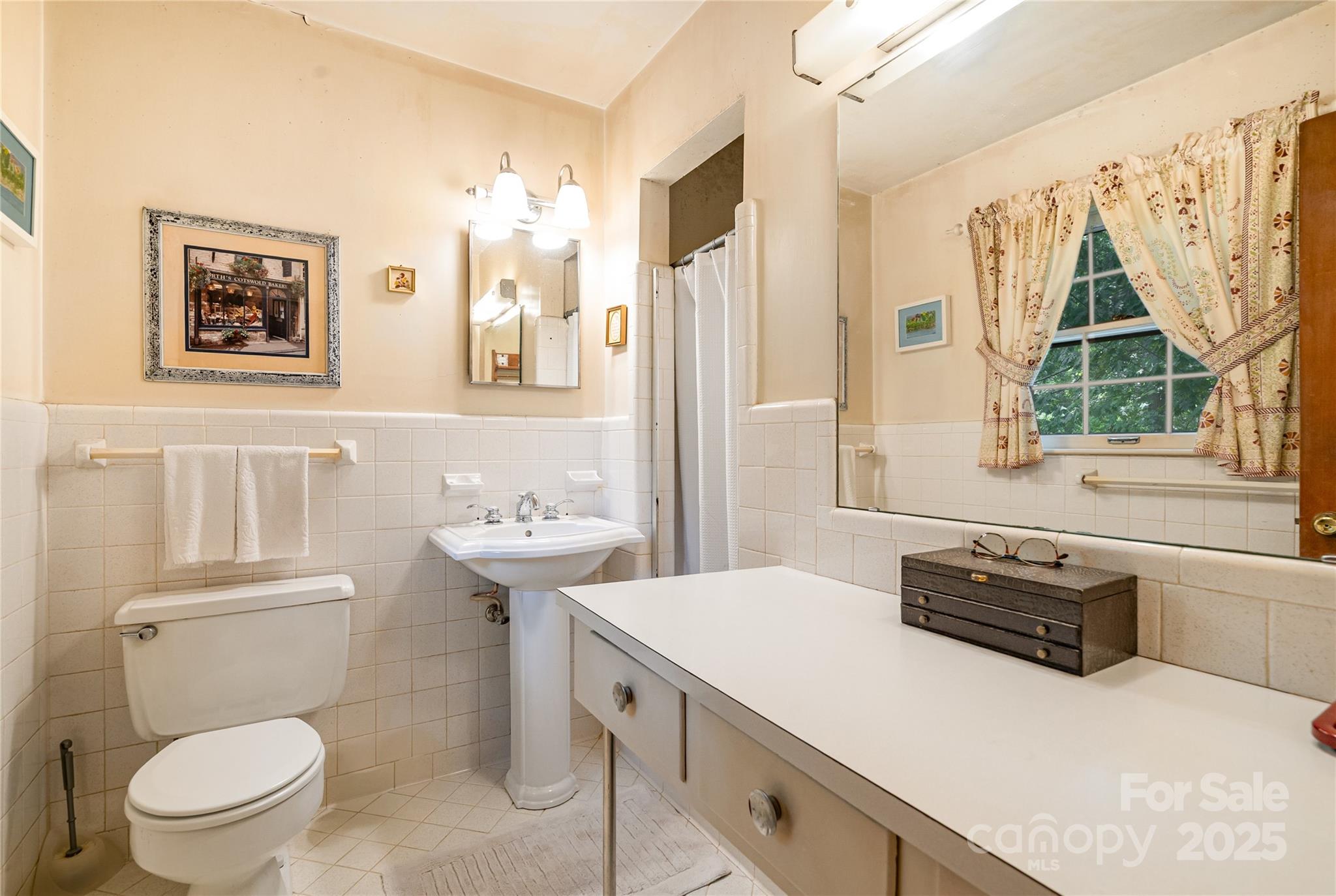 1210 Shady Bluff Drive