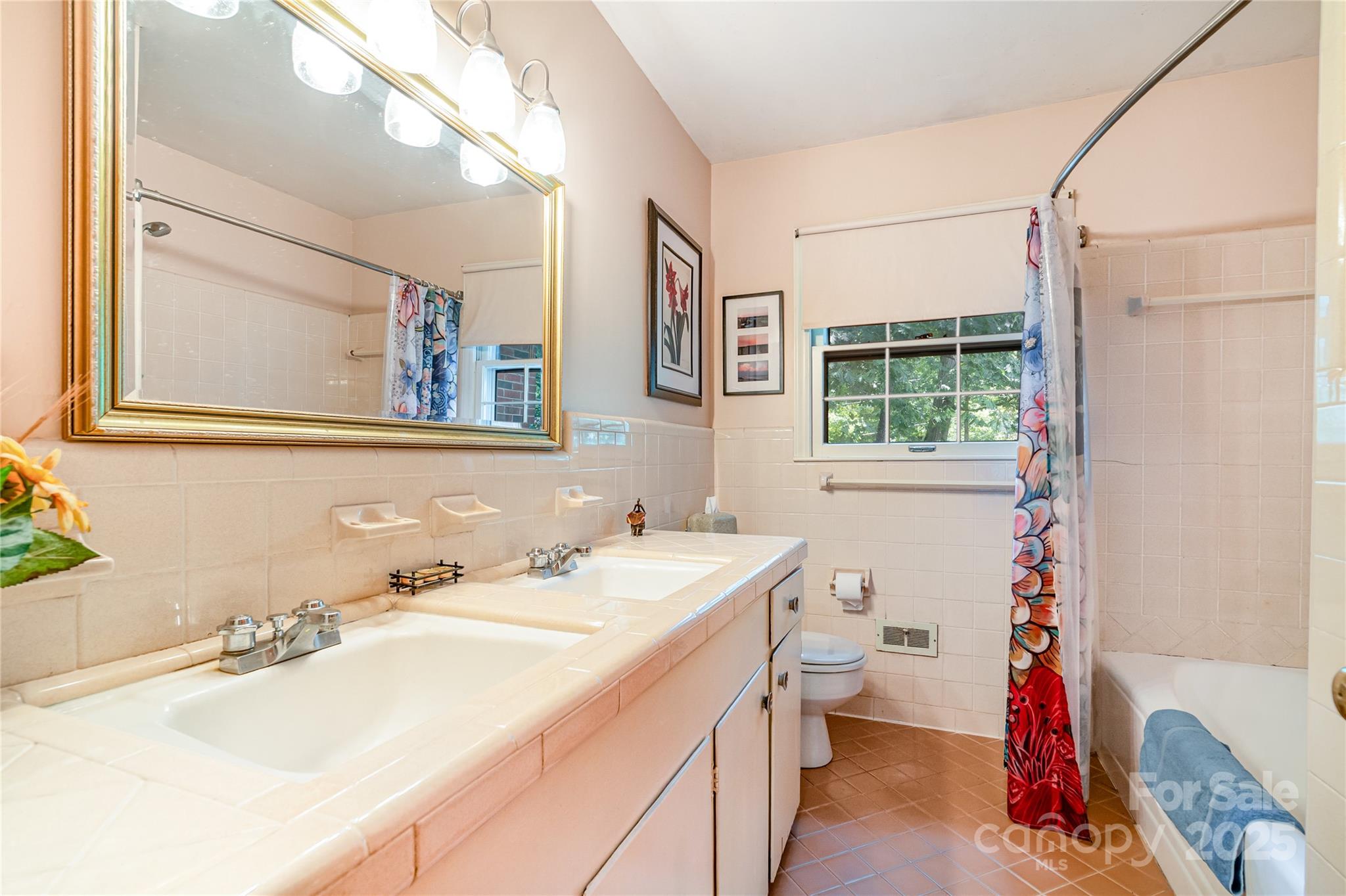 1210 Shady Bluff Drive