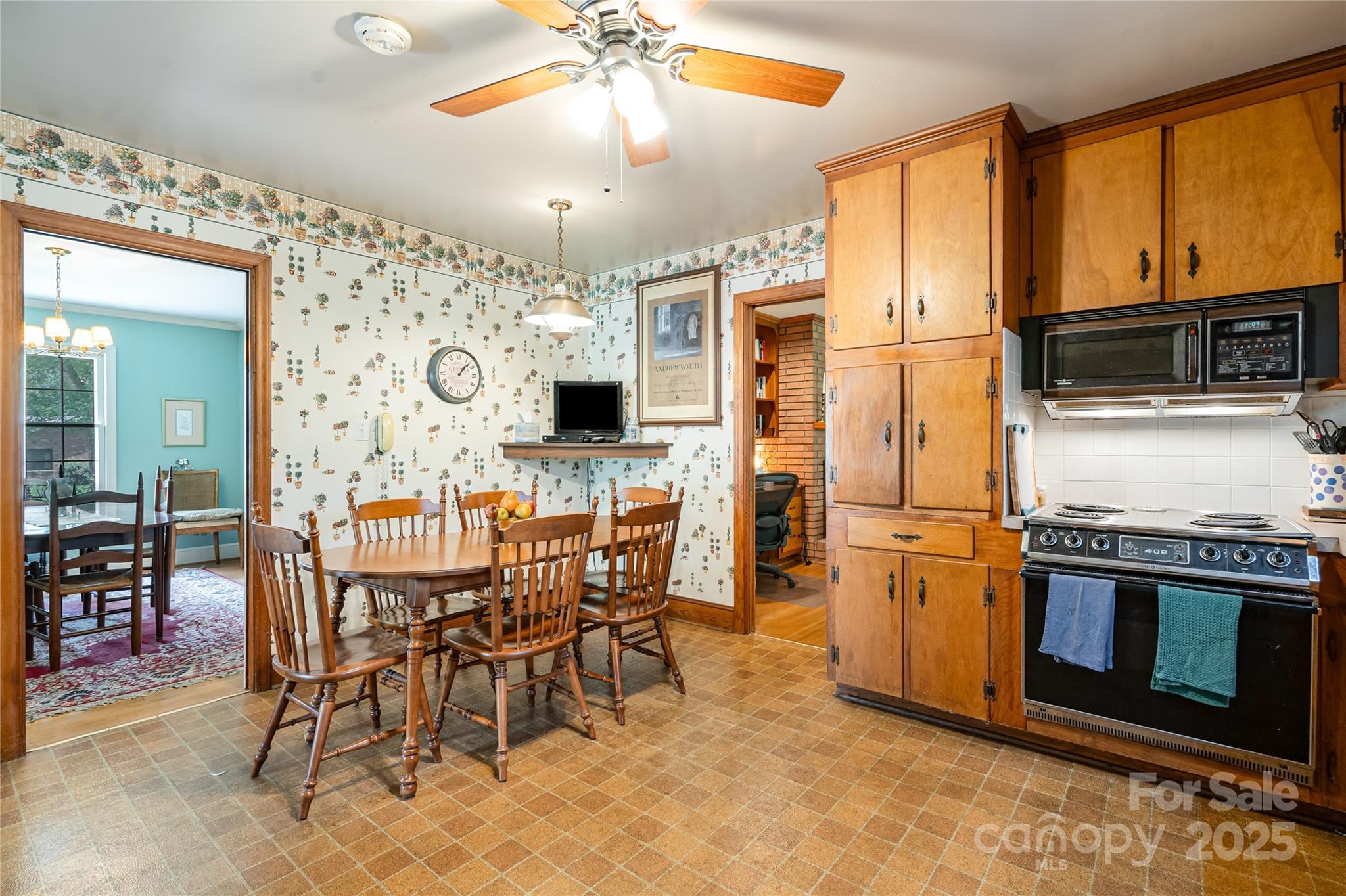 1210 Shady Bluff Drive