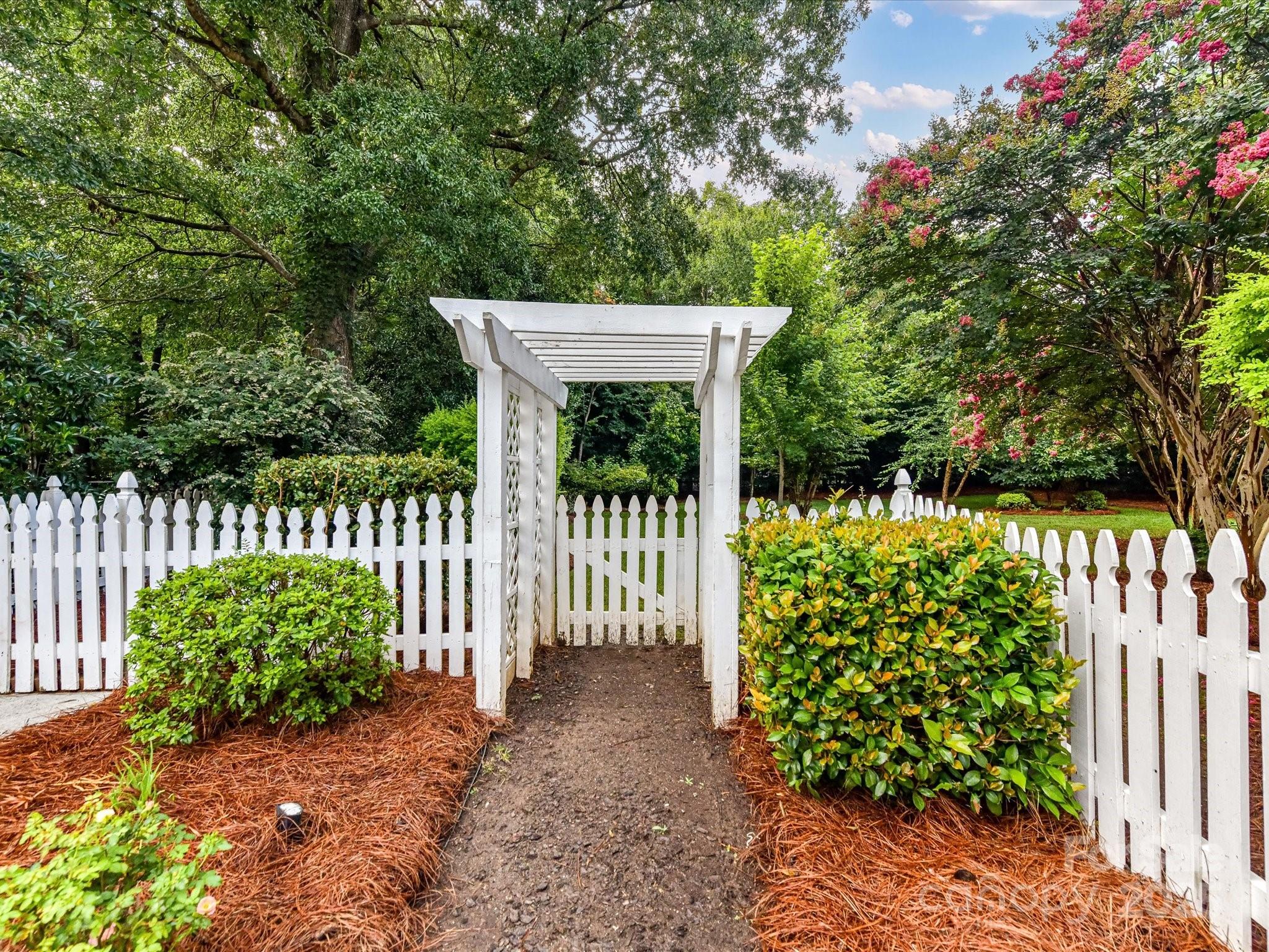 5434 Shoal Brook Court