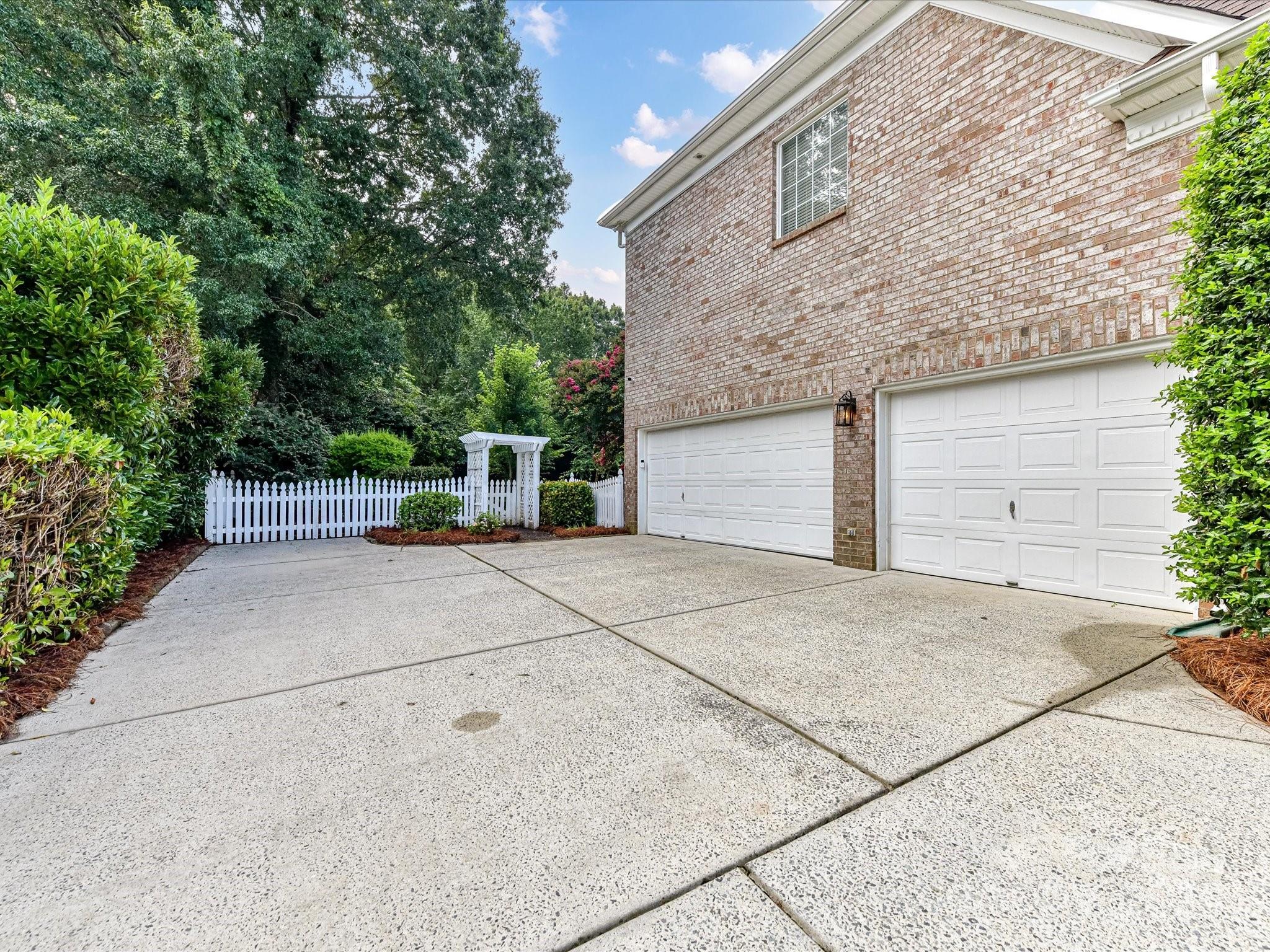 5434 Shoal Brook Court