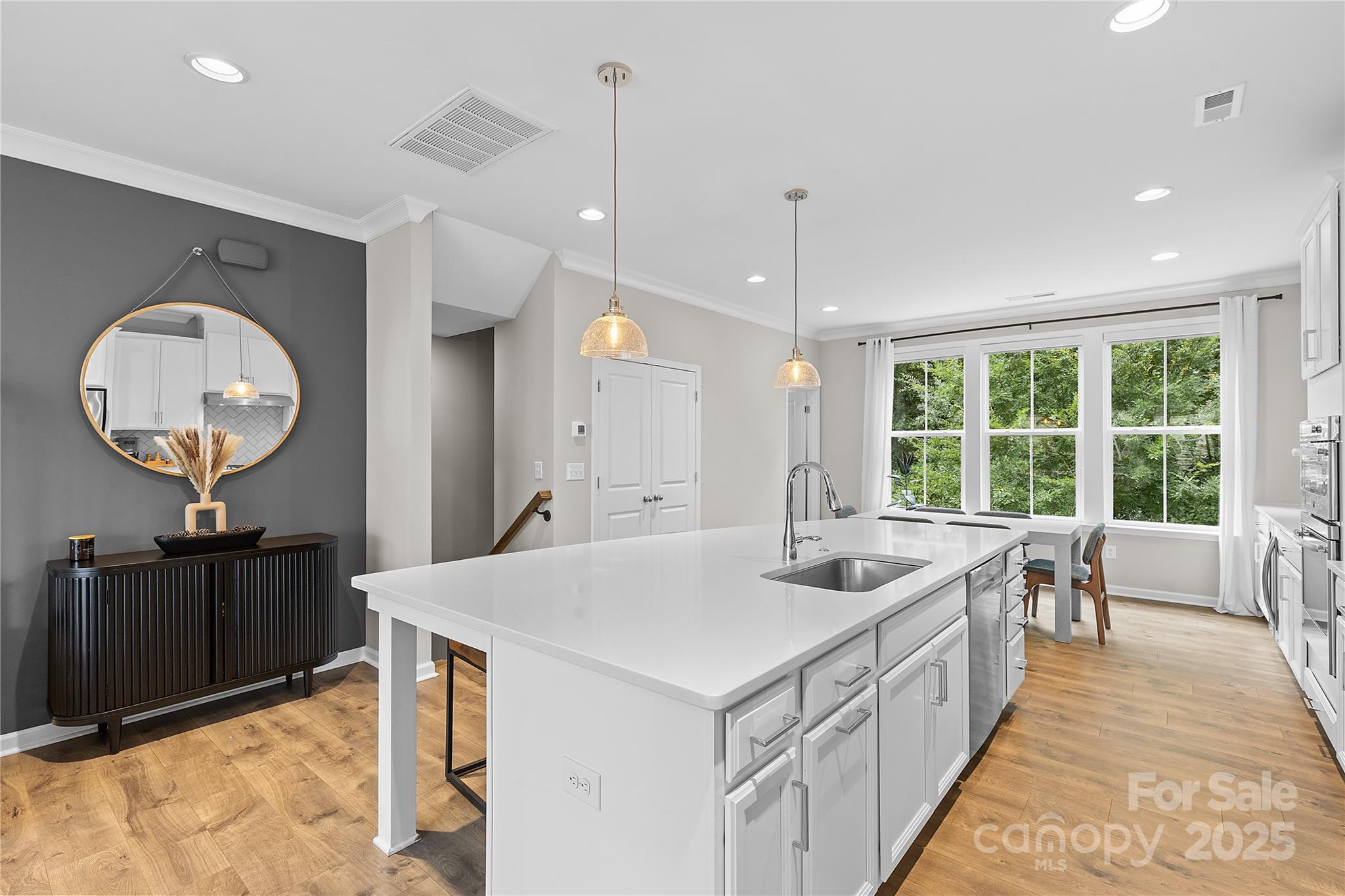 621 Tudor Park Way