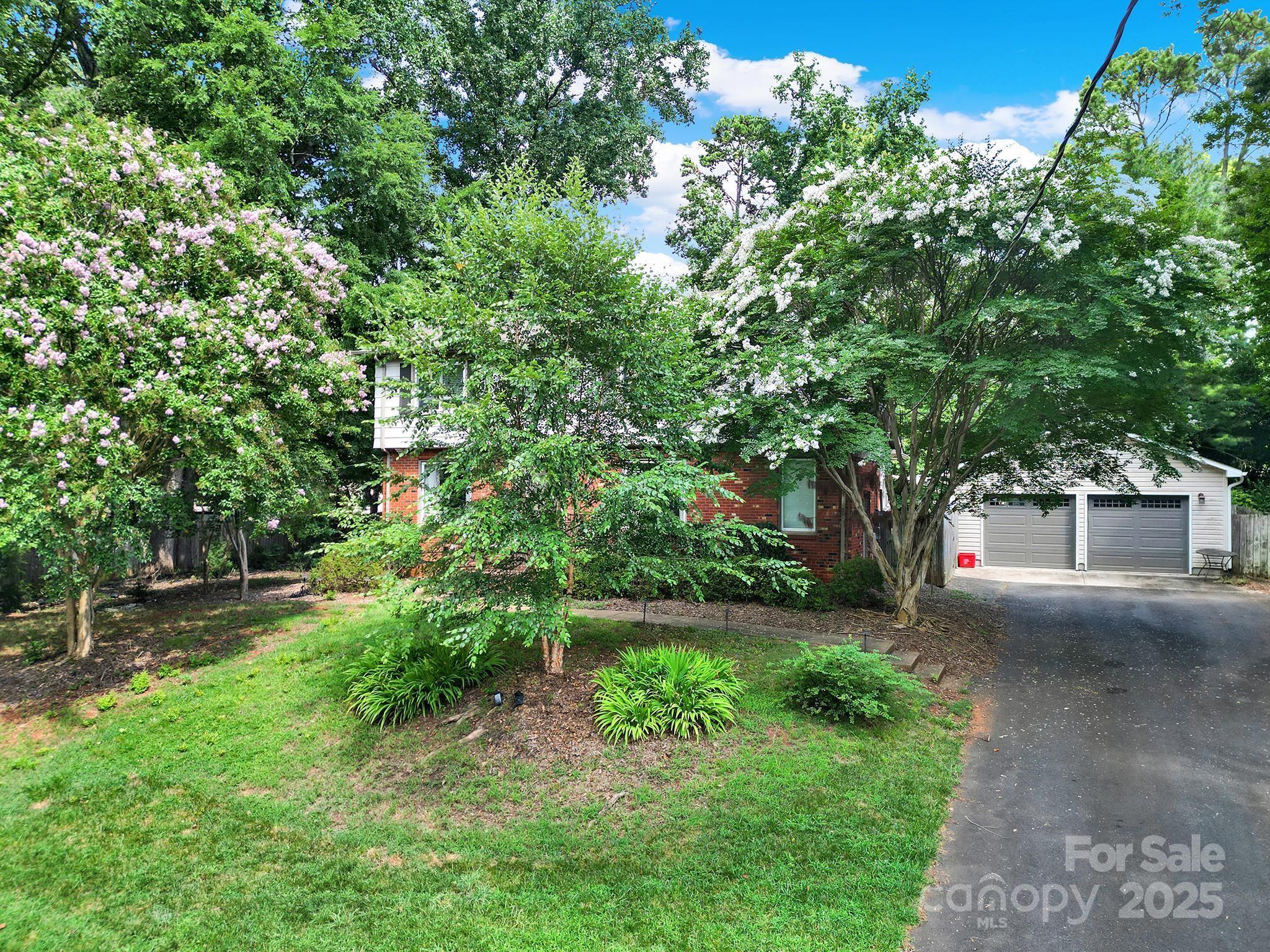 7009 Rockledge Drive