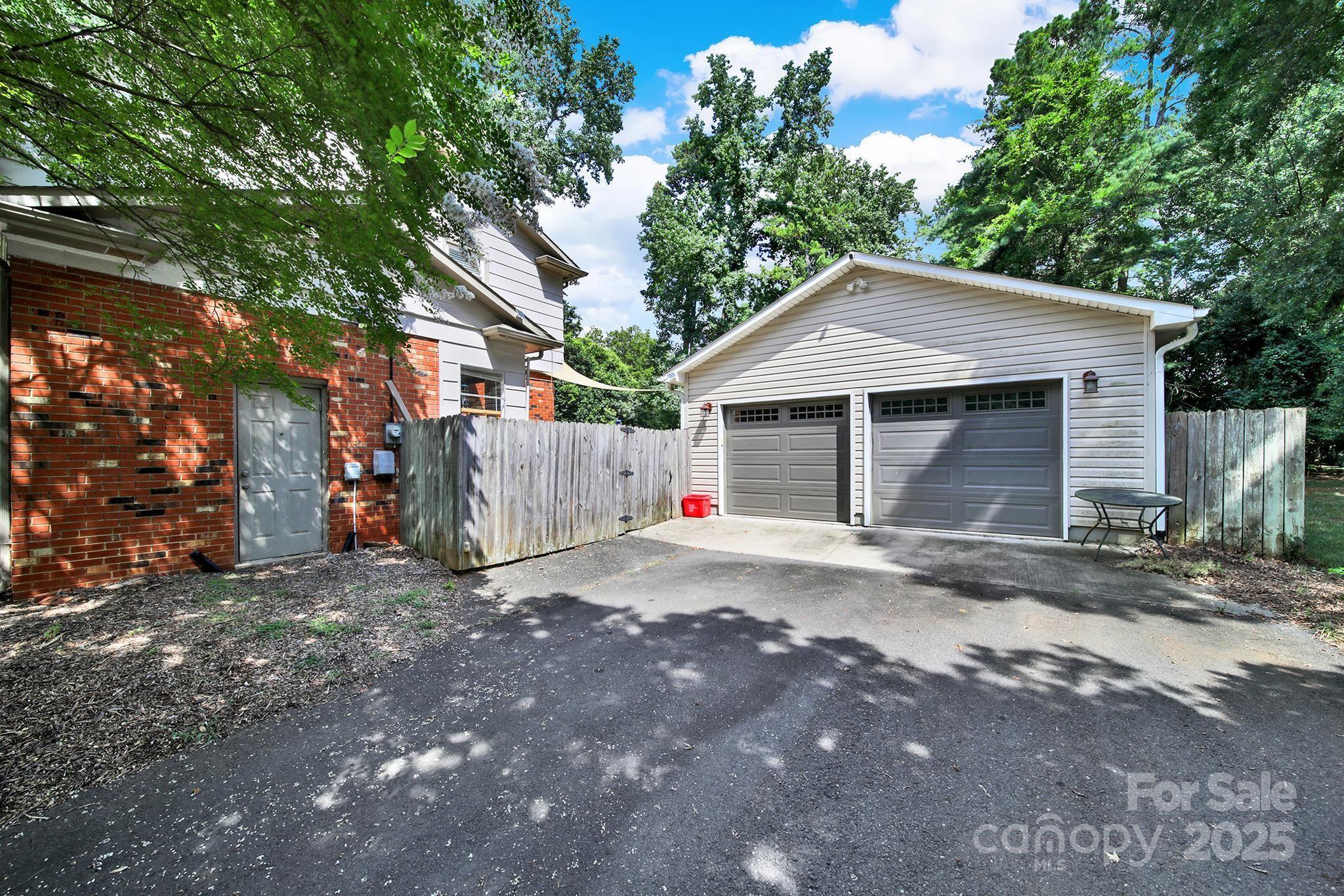 7009 Rockledge Drive