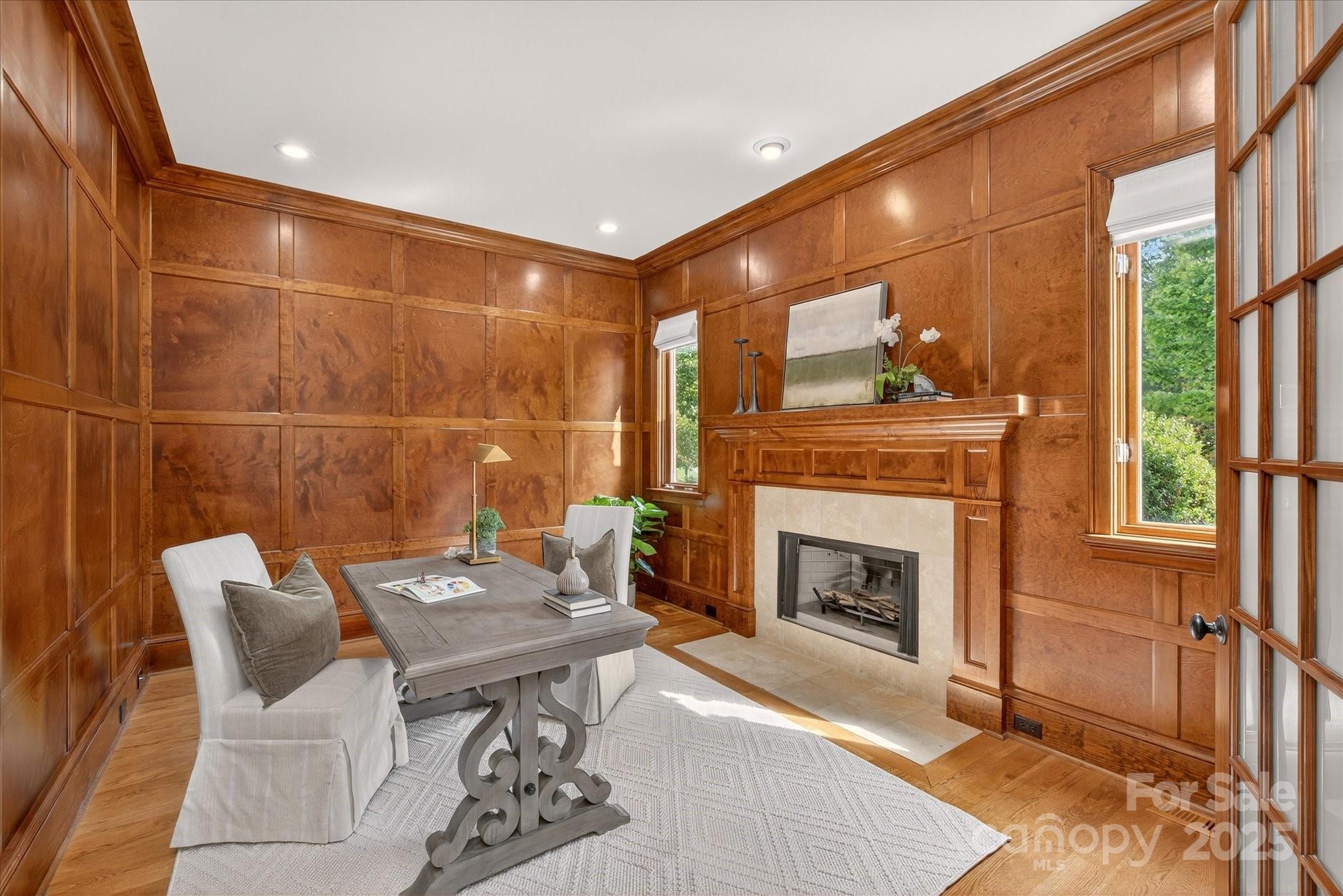 1221 Hadley Park Lane