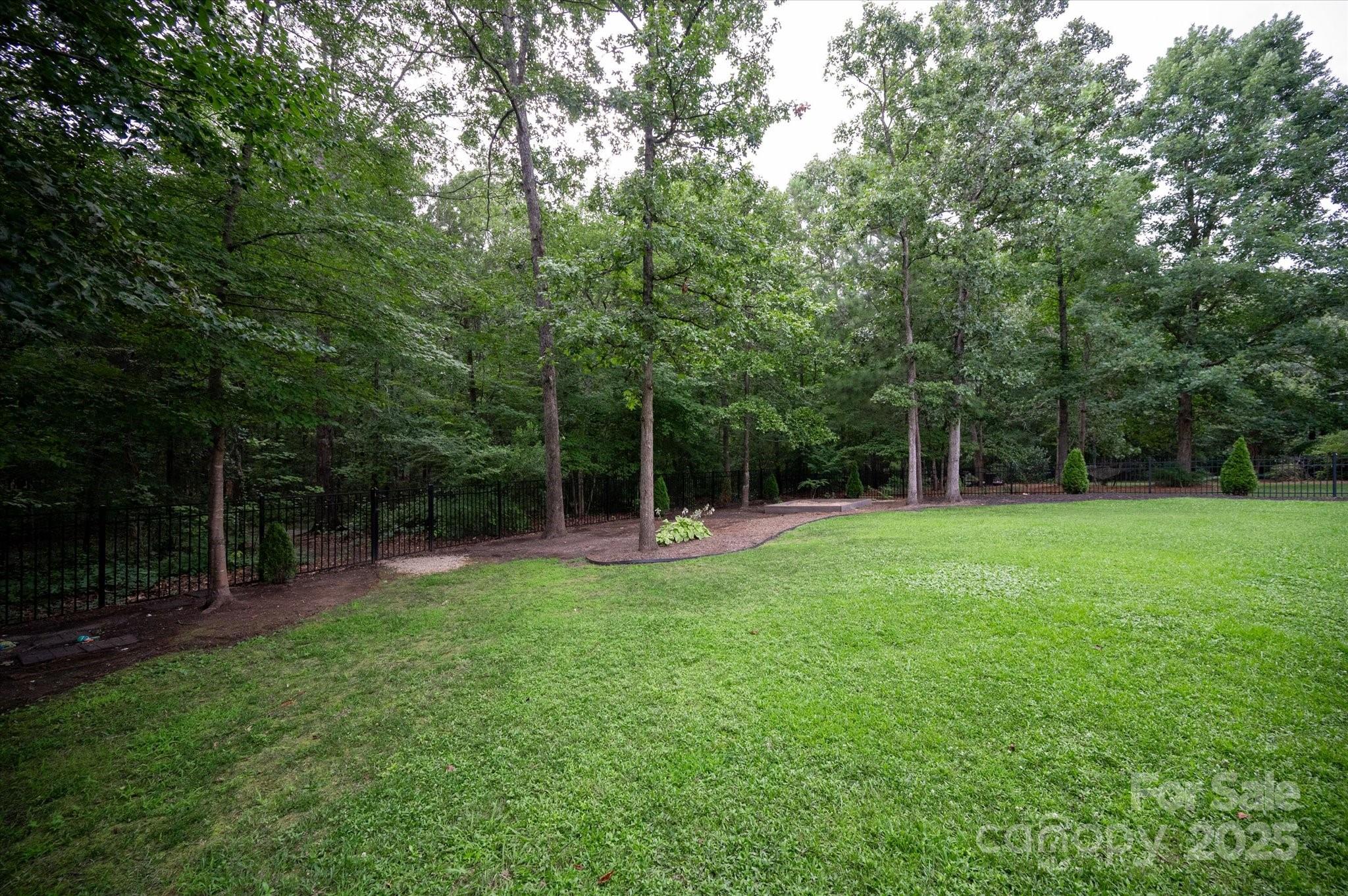 1221 Hadley Park Lane