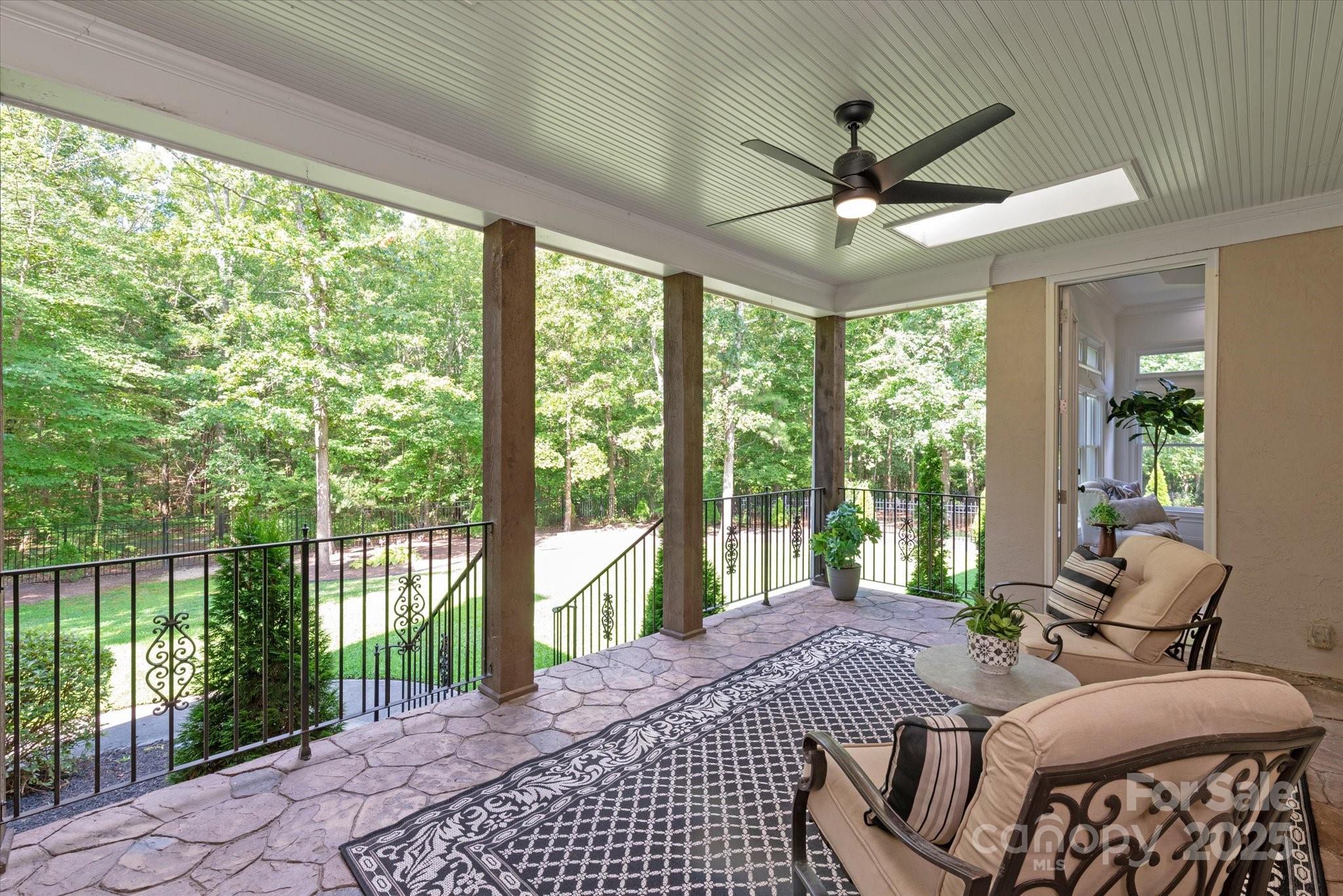 1221 Hadley Park Lane