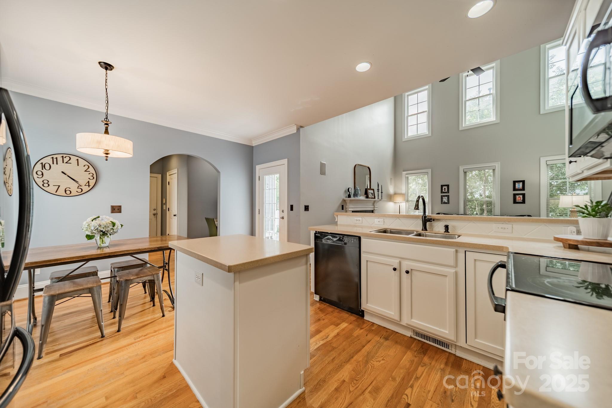 720 Shady Grove Crossing