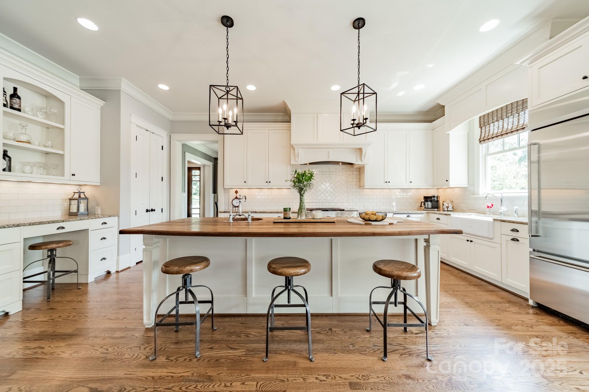 301 N Canterbury Road