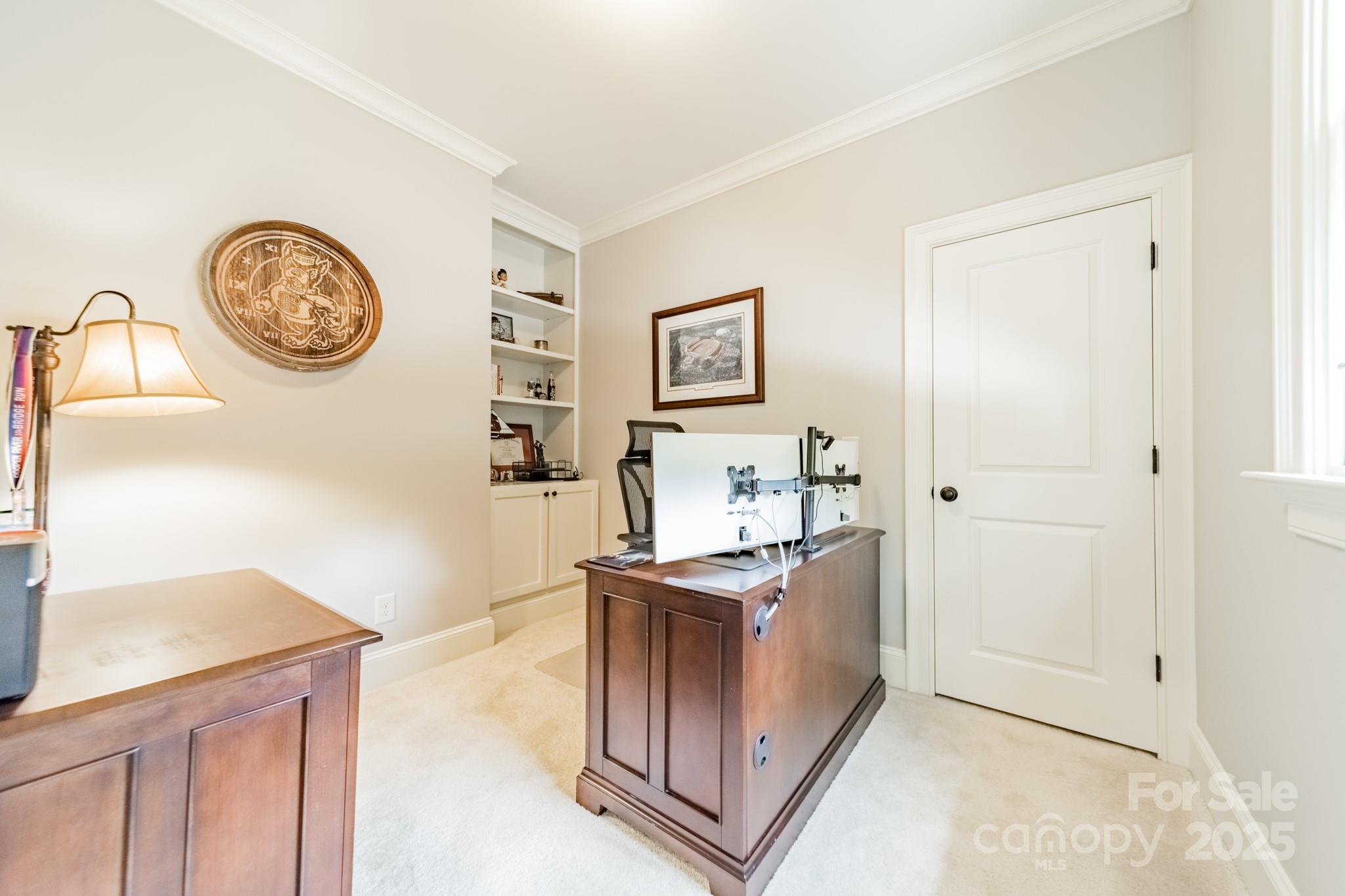 301 N Canterbury Road