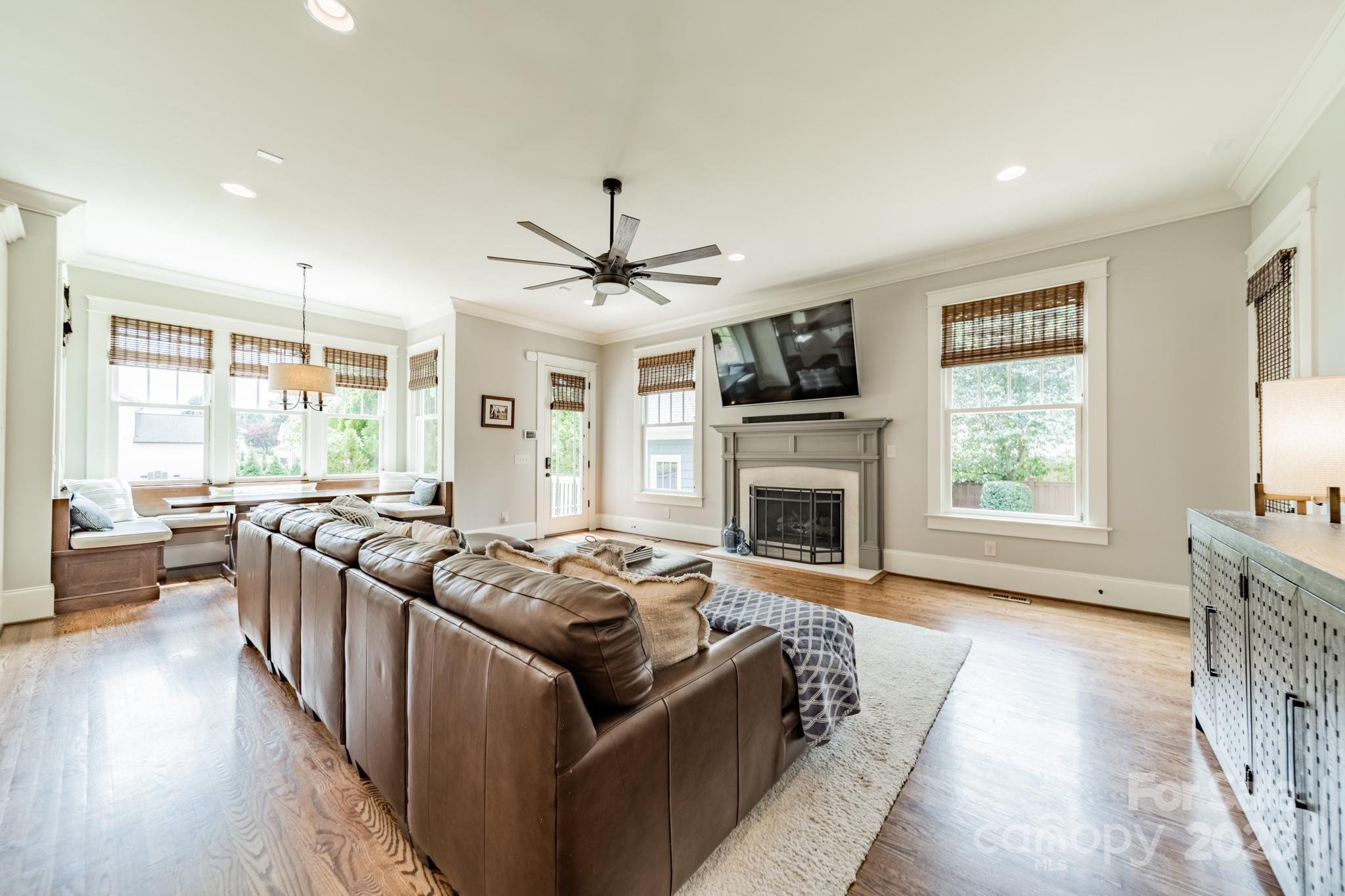 301 N Canterbury Road