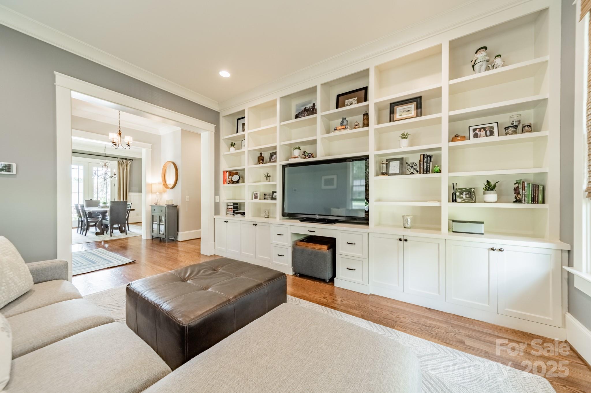 301 N Canterbury Road