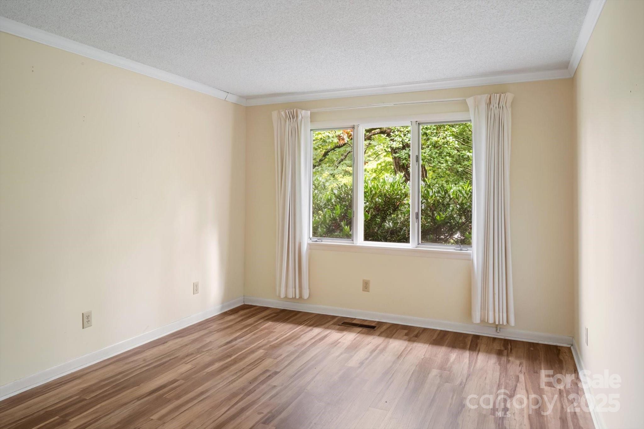 470 Crowfields Drive Unit: 6