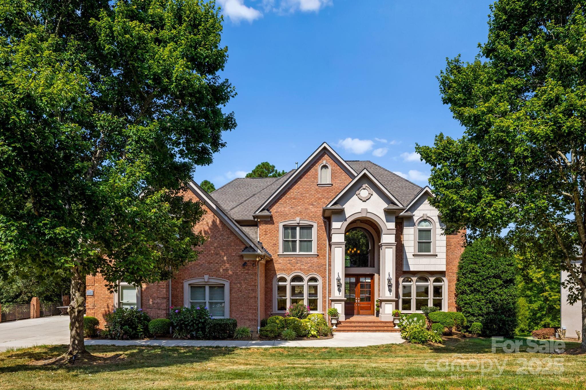 1487 Winged Foot Drive